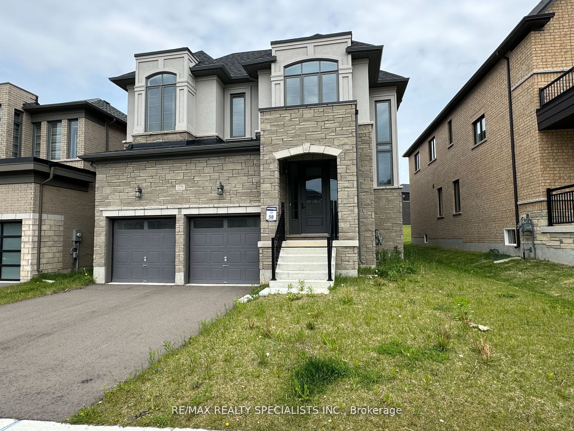 1271 Upper Thames Drive Property Photo