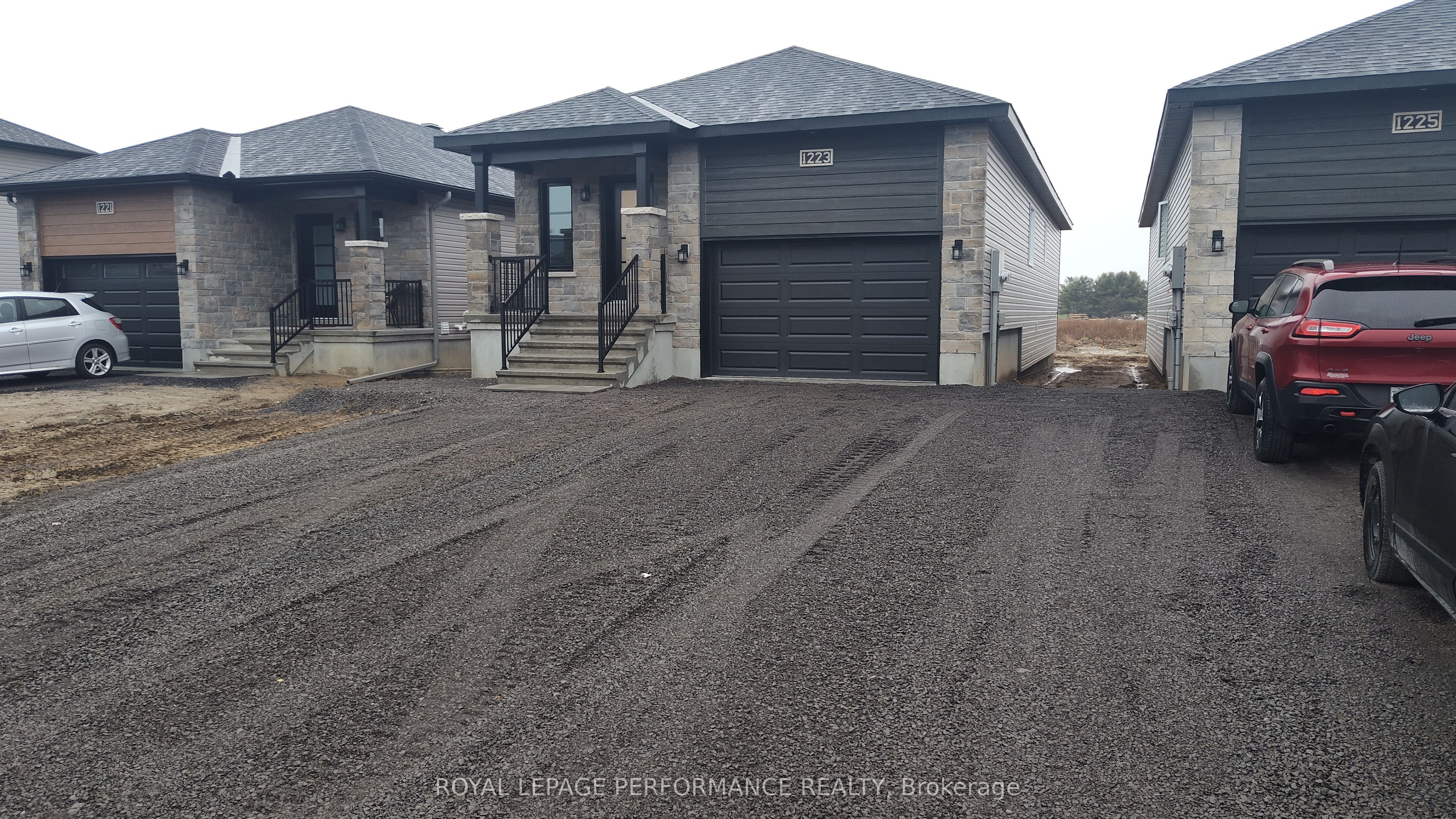 1223 Montblanc Crescent Property Photo