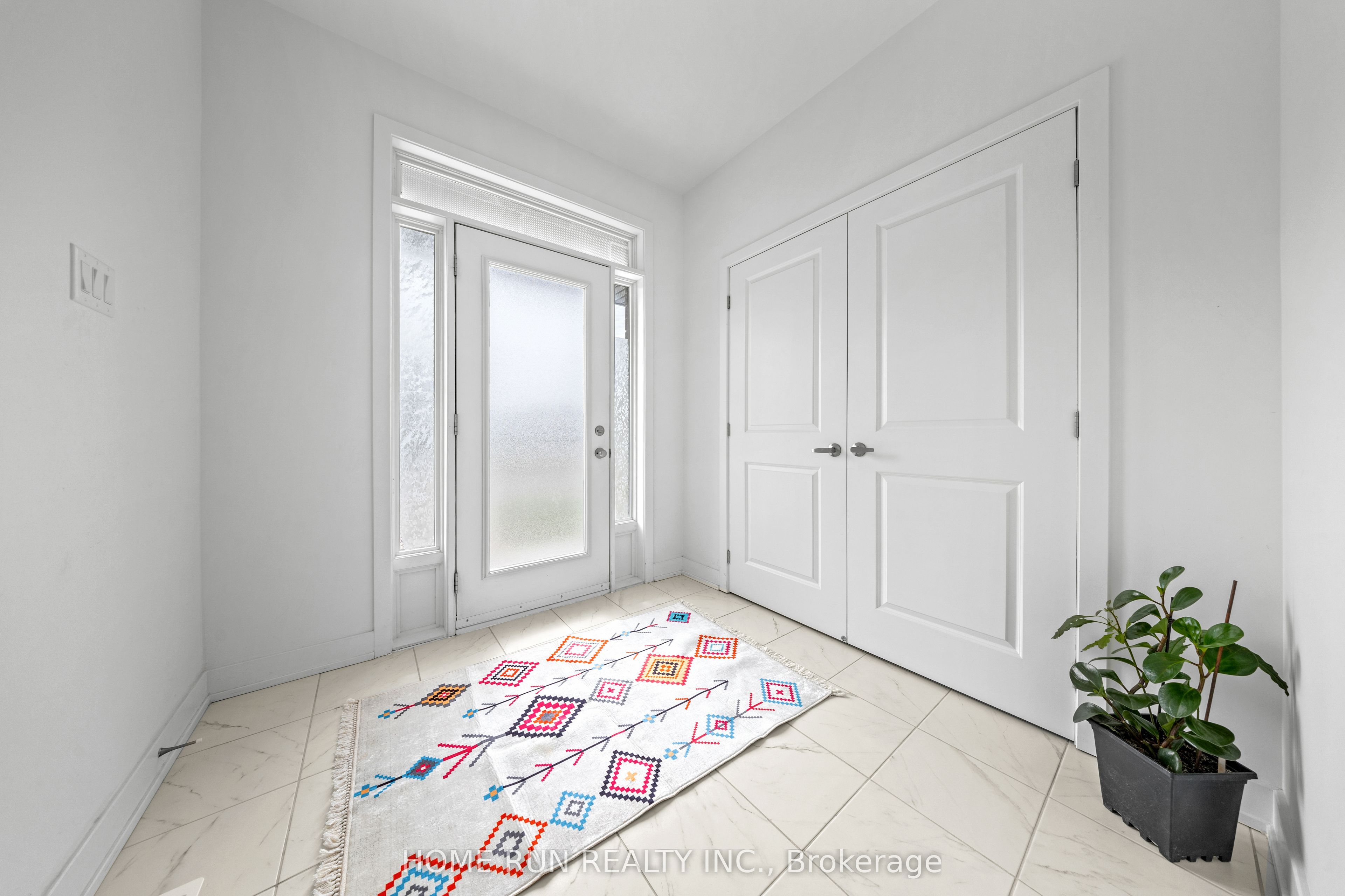 909 Beckton Heights Property Photo 3
