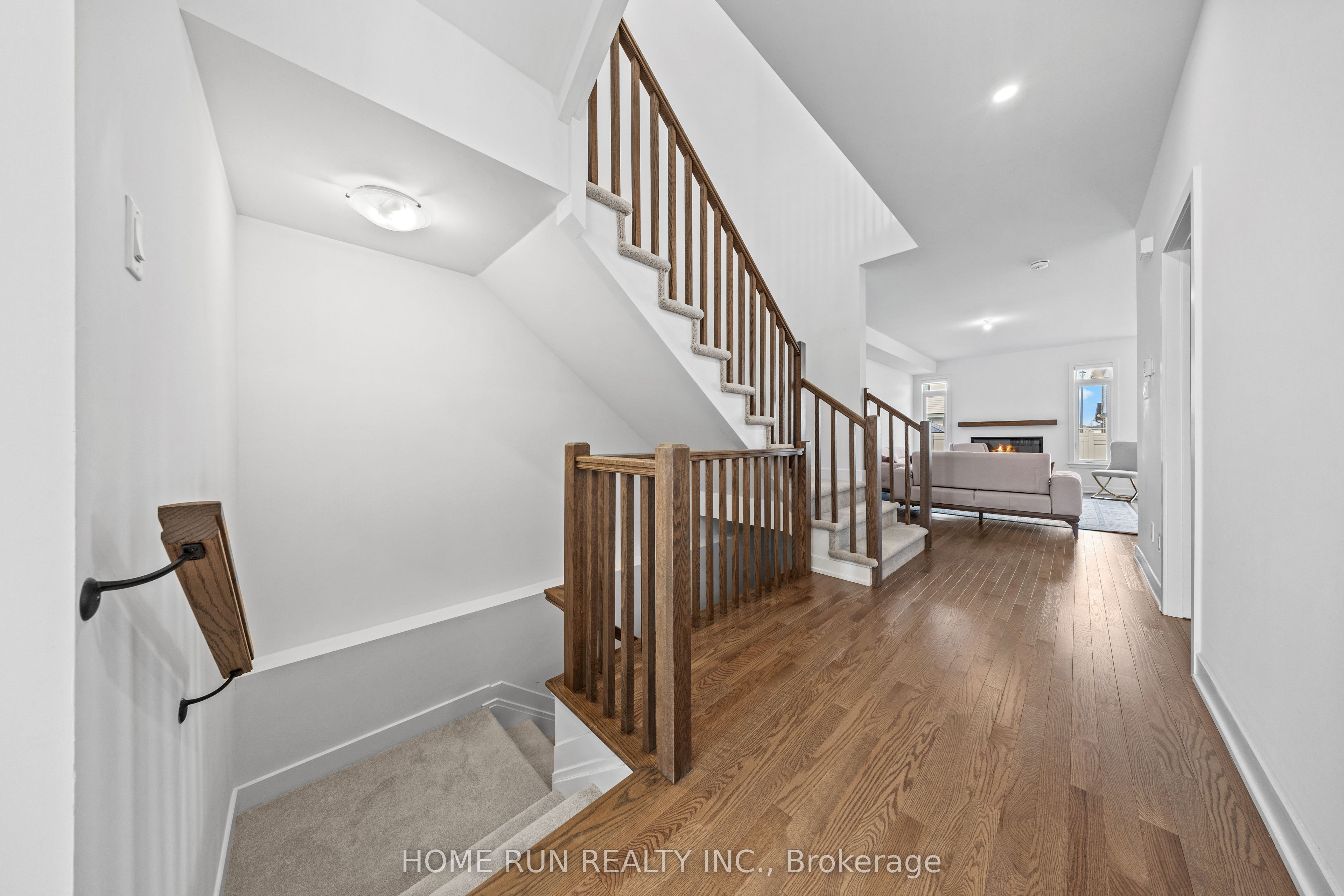909 Beckton Heights Property Photo 6