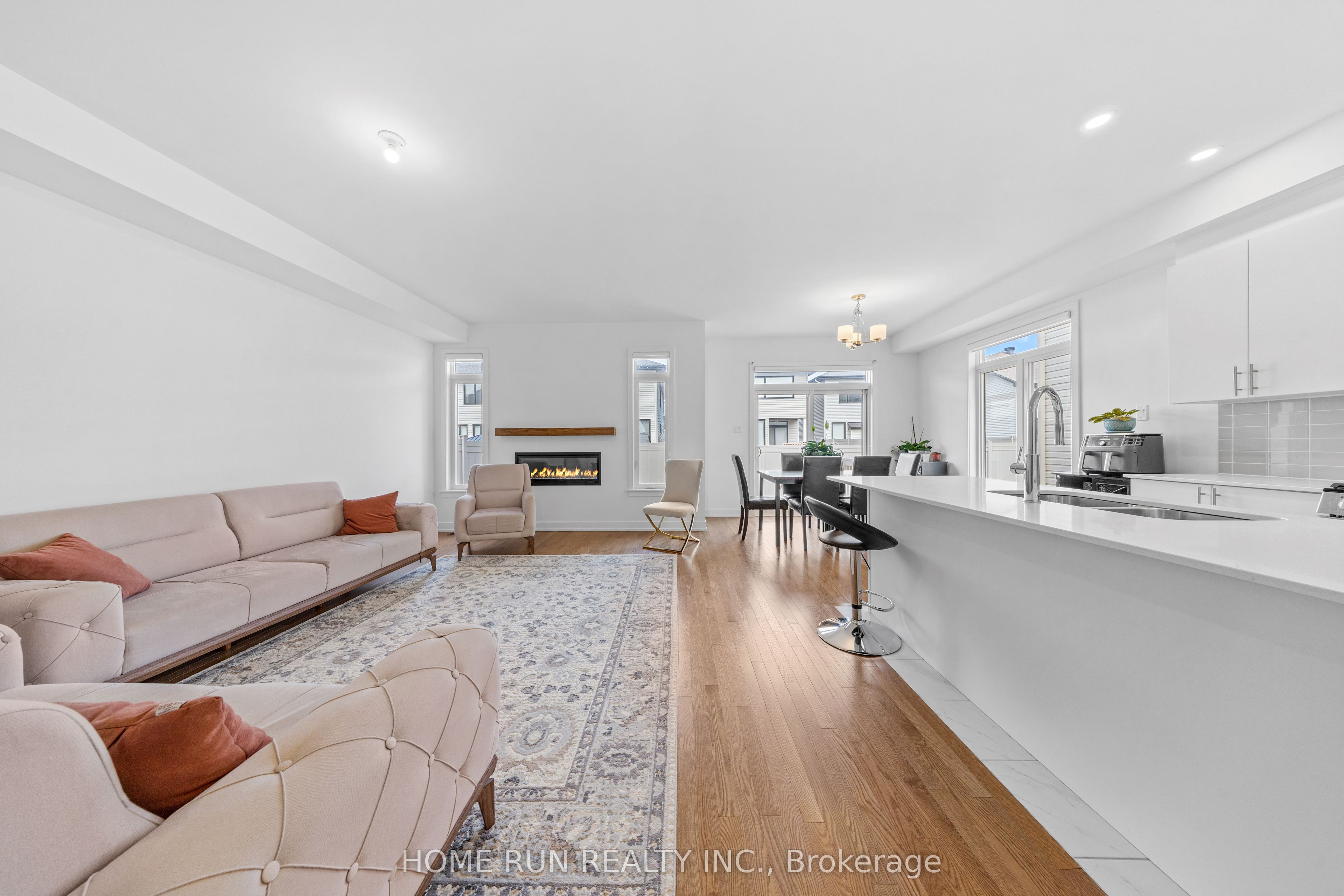 909 Beckton Heights Property Photo 7