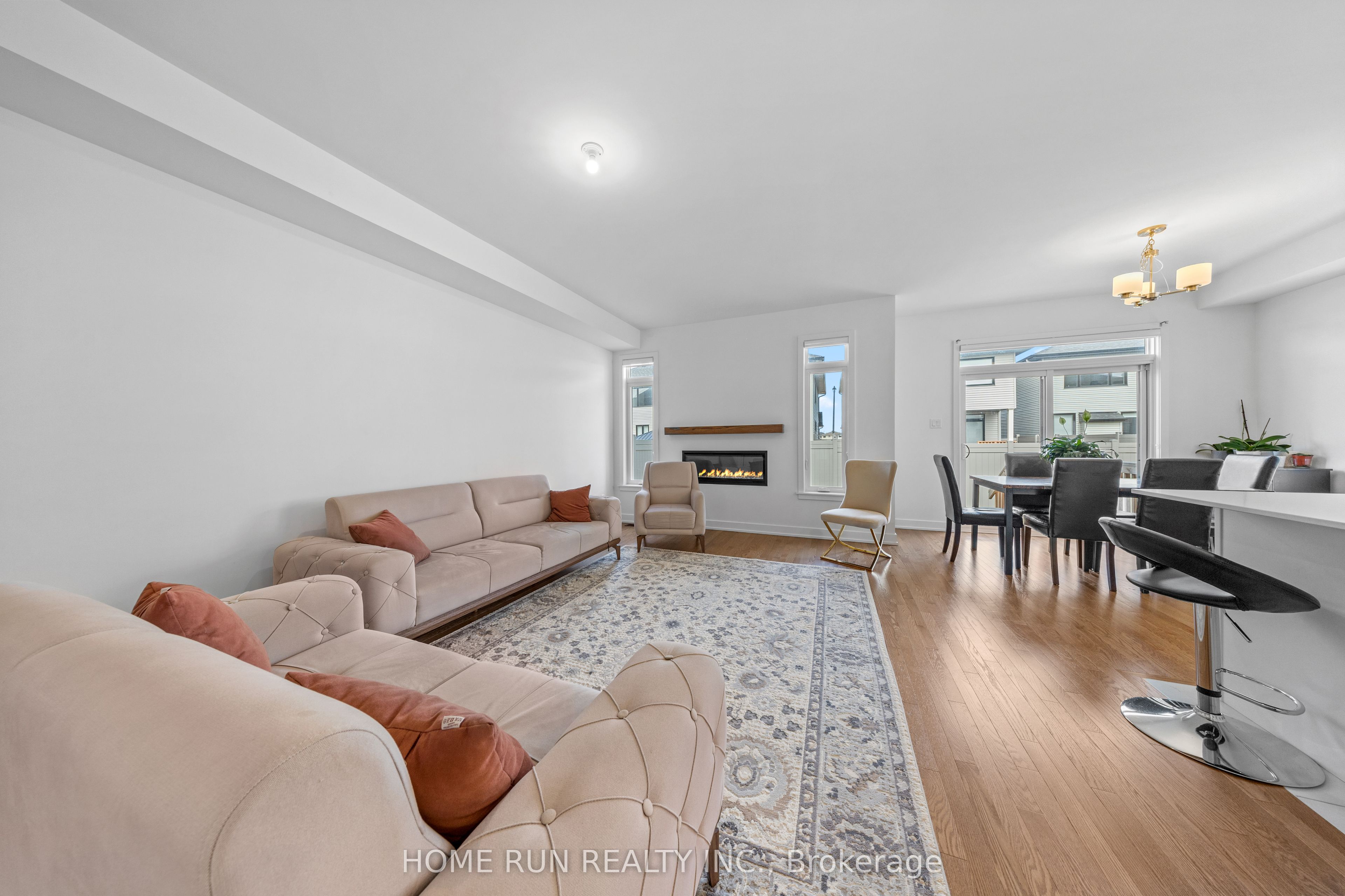 909 Beckton Heights Property Photo 8
