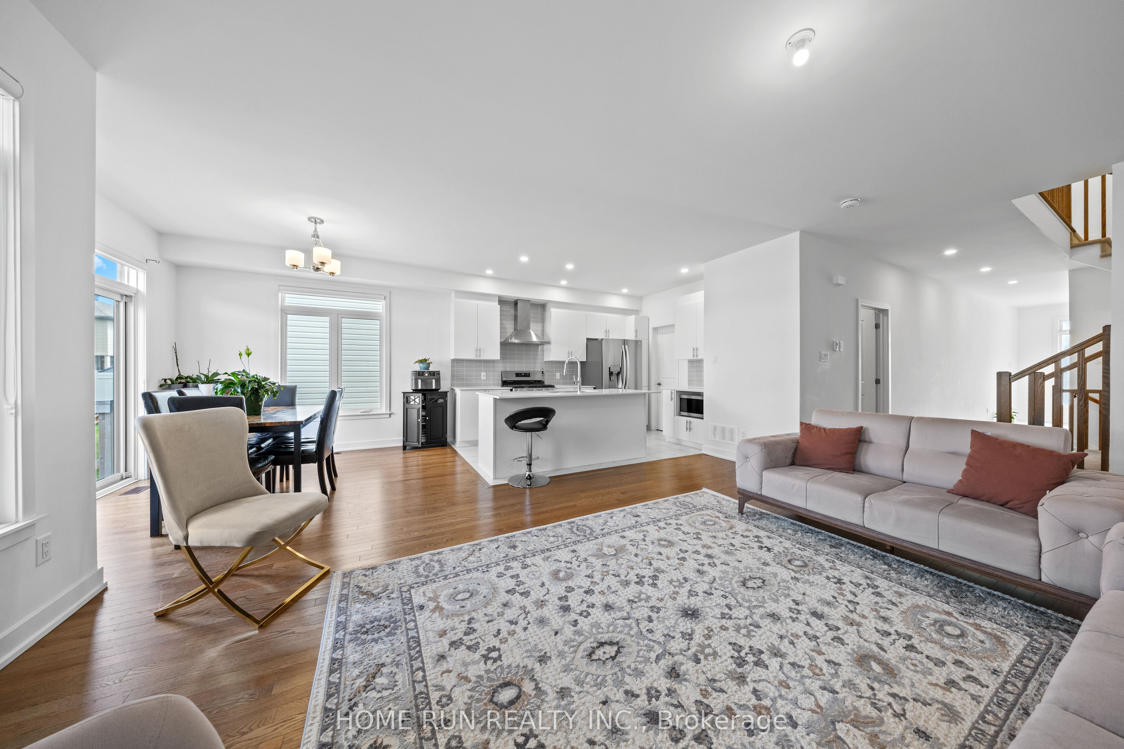 909 Beckton Heights Property Photo 12