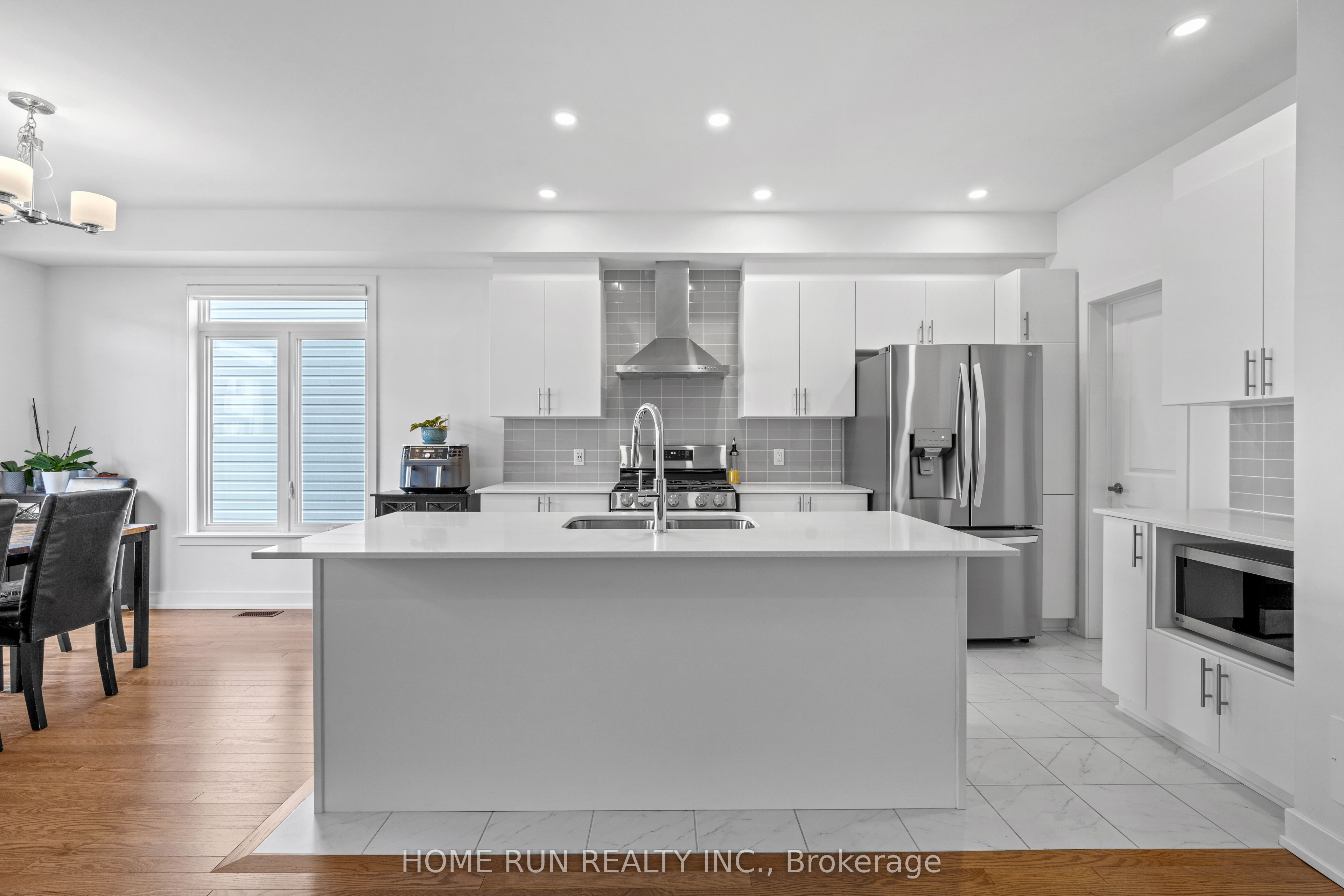 909 Beckton Heights Property Photo 18