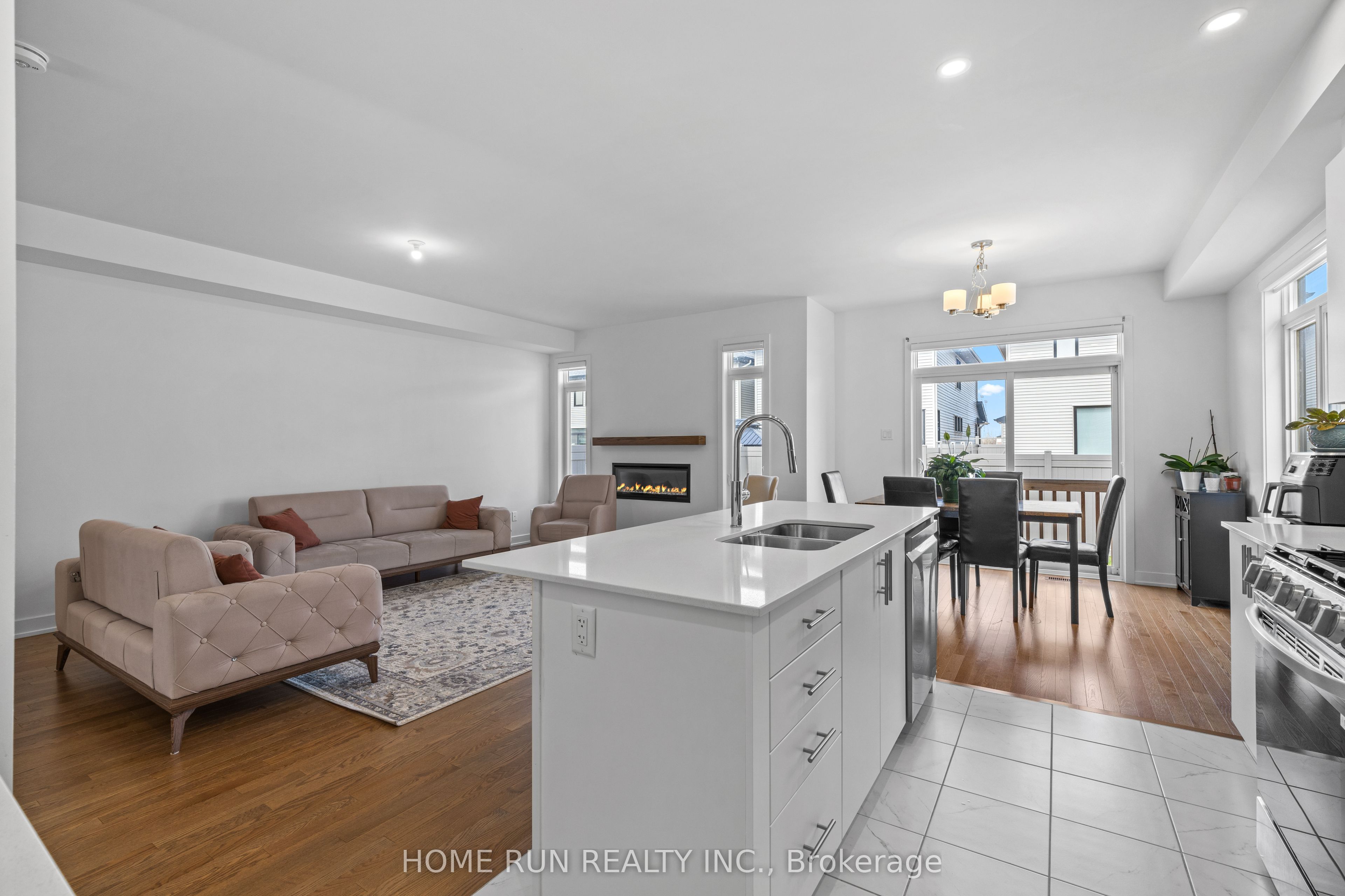 909 Beckton Heights Property Photo 19