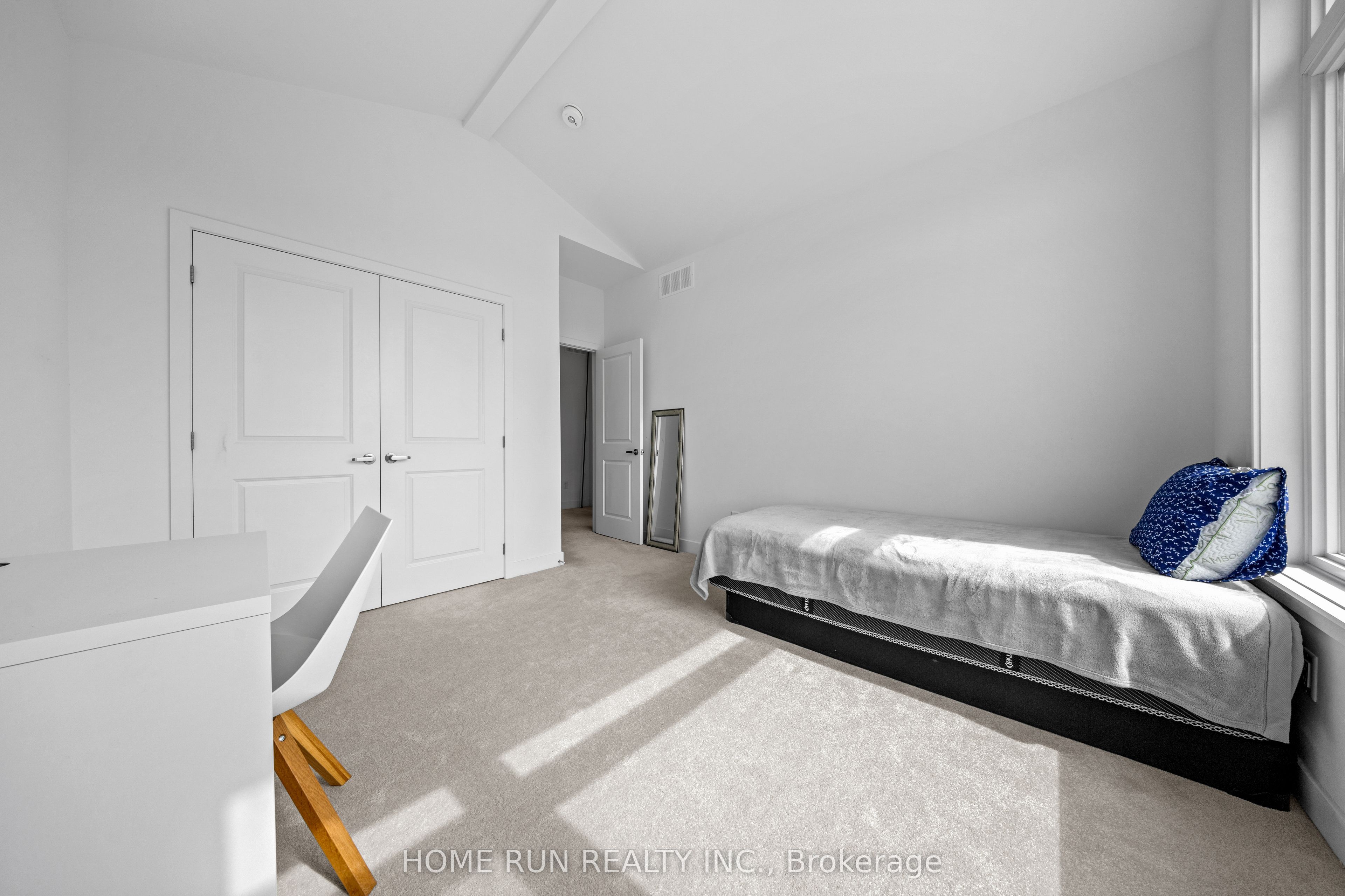 909 Beckton Heights Property Photo 24