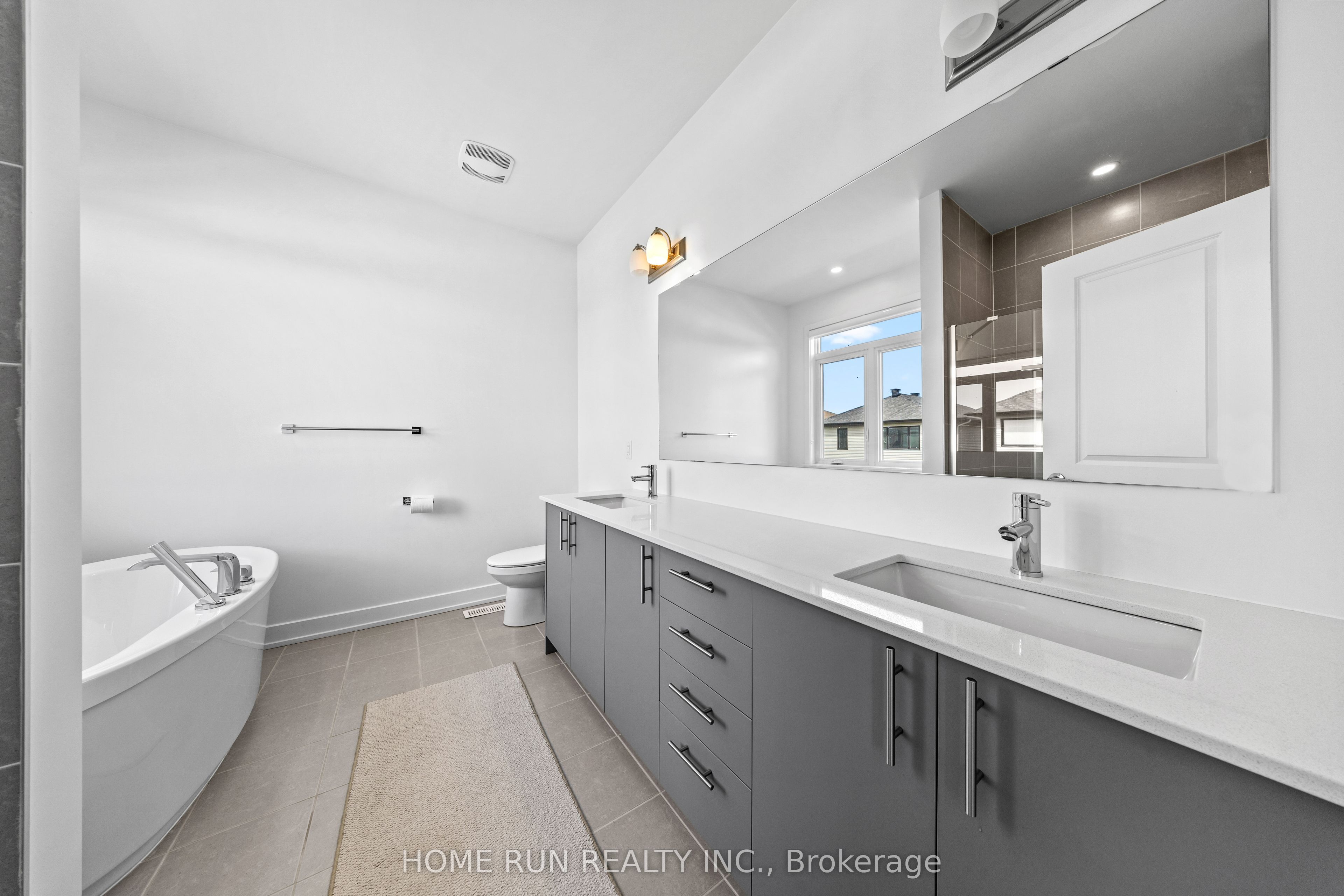 909 Beckton Heights Property Photo 32