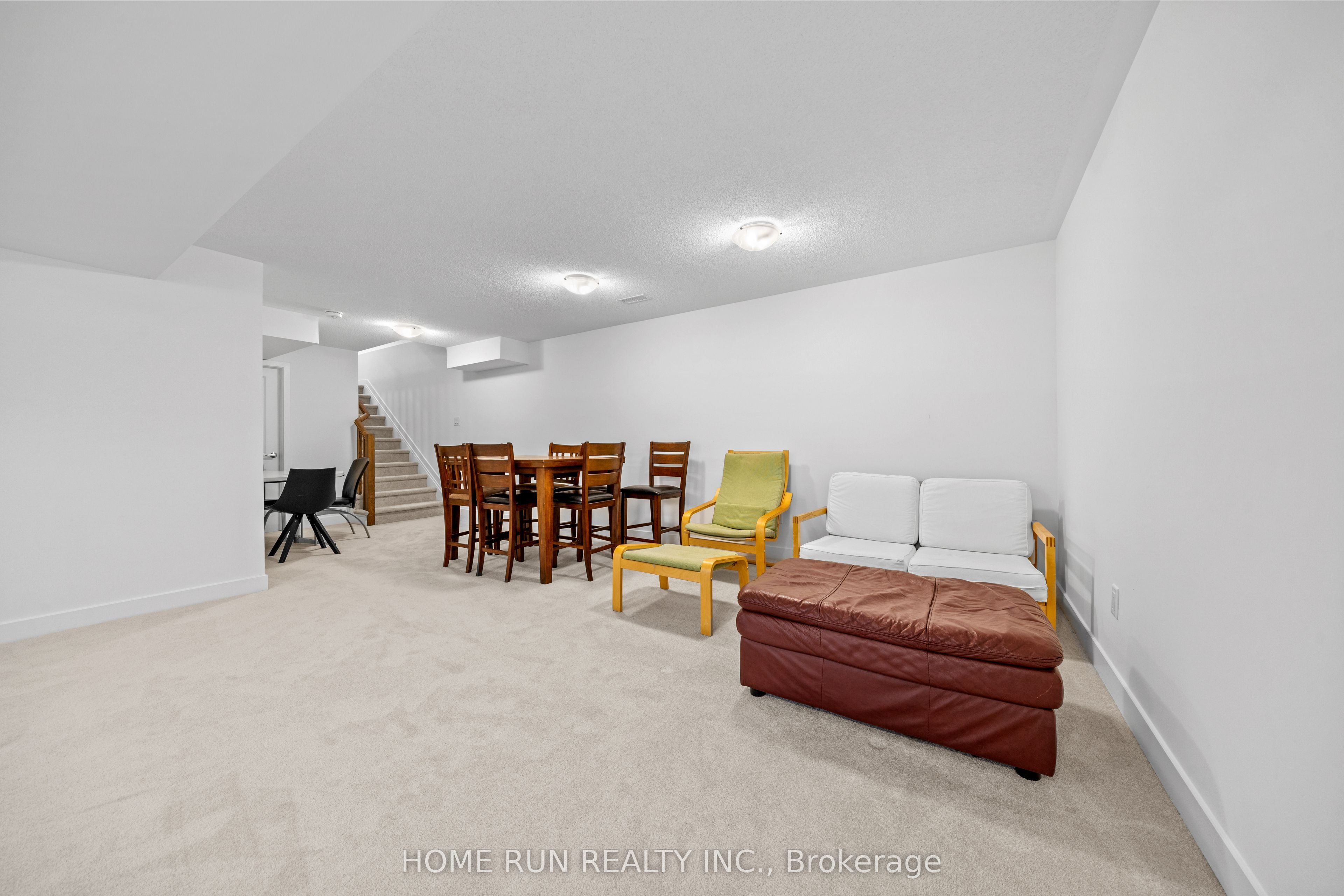 909 Beckton Heights Property Photo 37