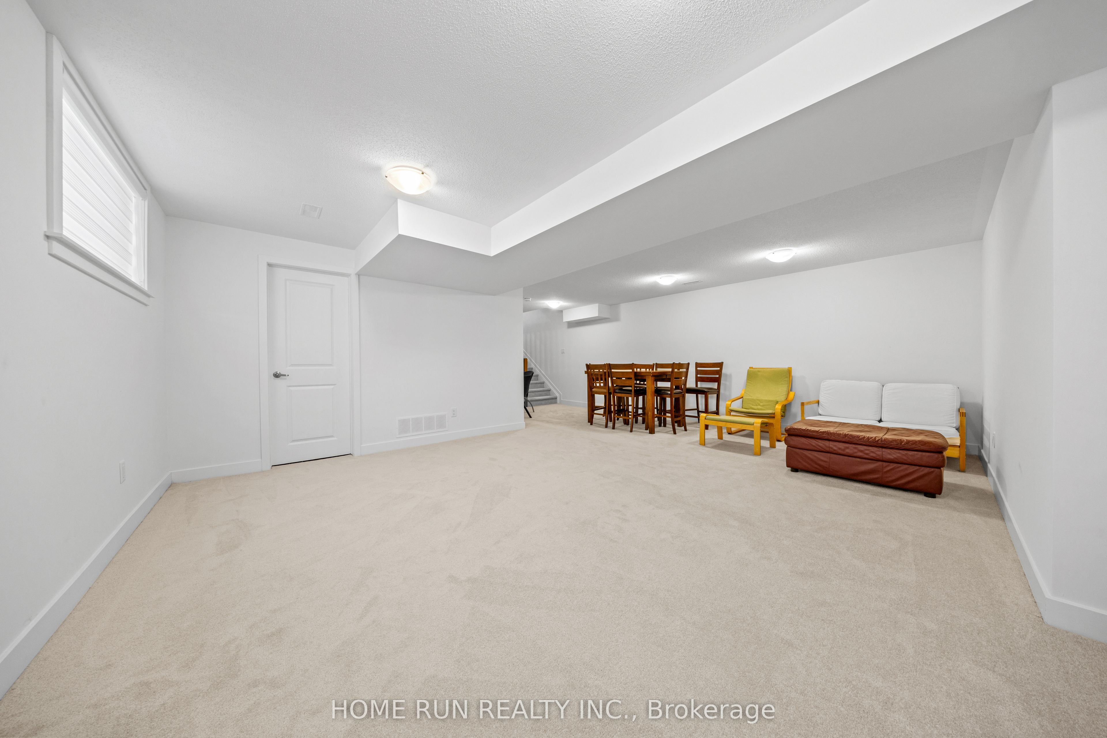 909 Beckton Heights Property Photo 39