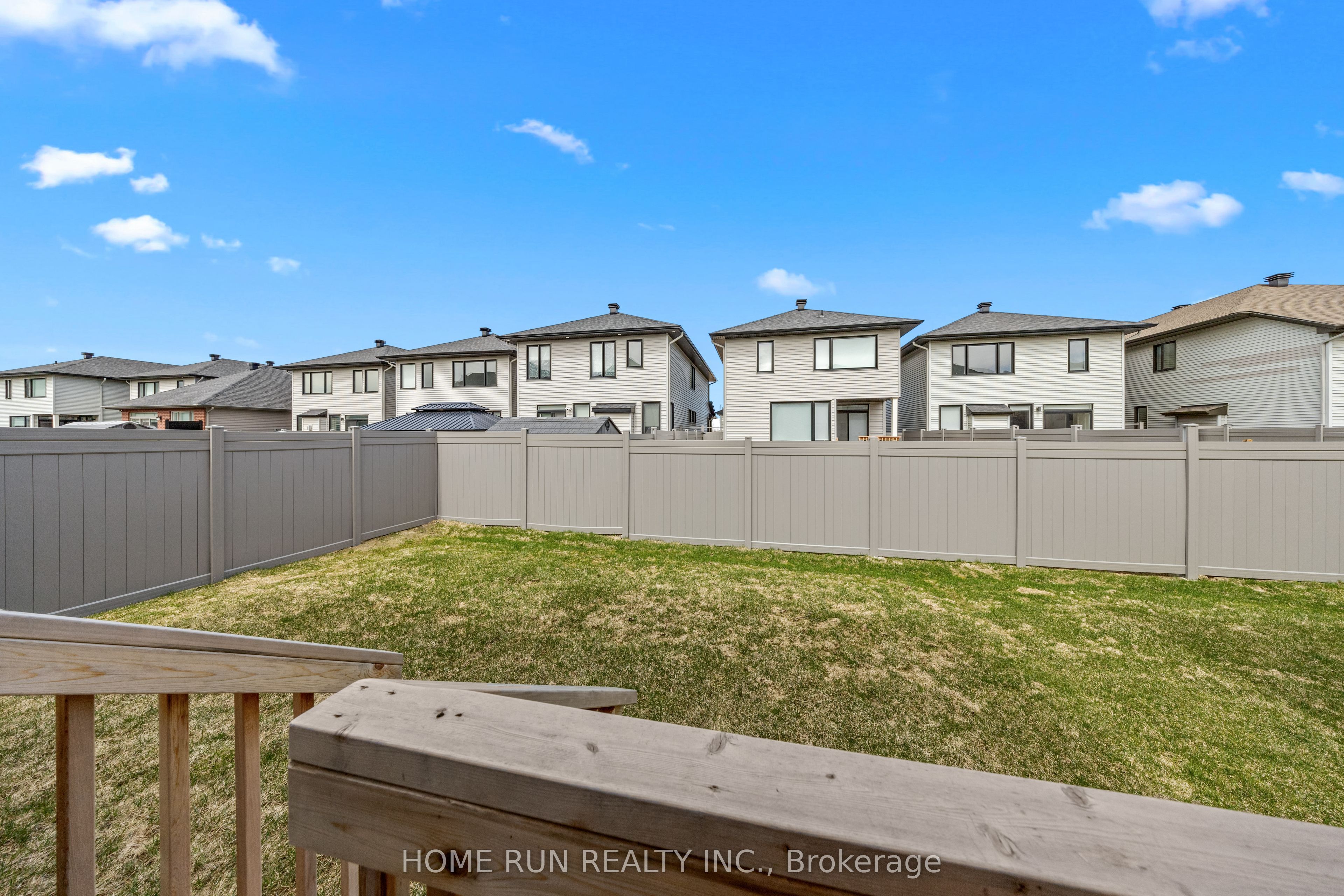 909 Beckton Heights Property Photo 40