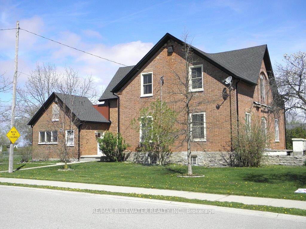 54 Allen St Property Photo 1