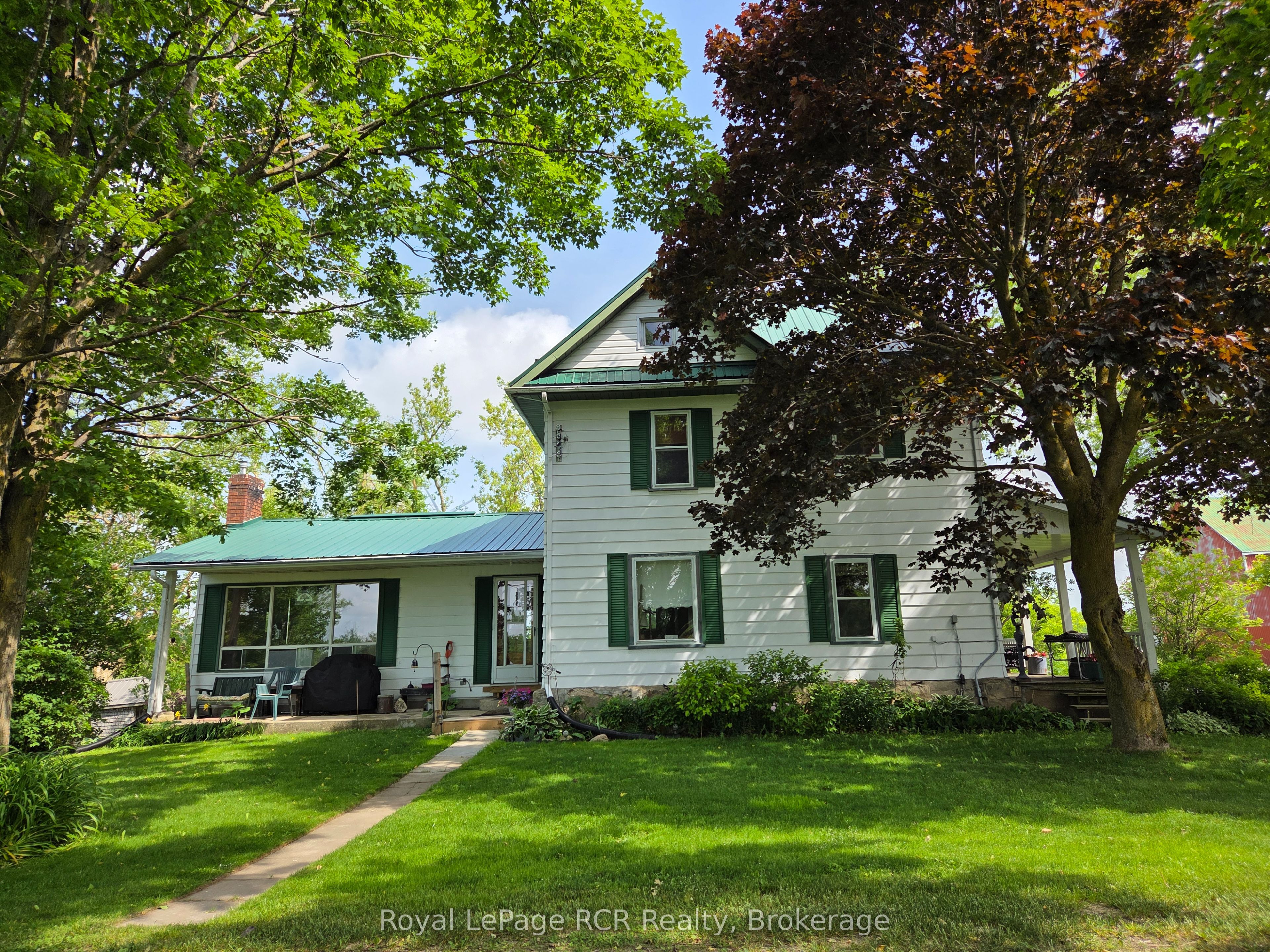 573648 57b Road Property Photo 1