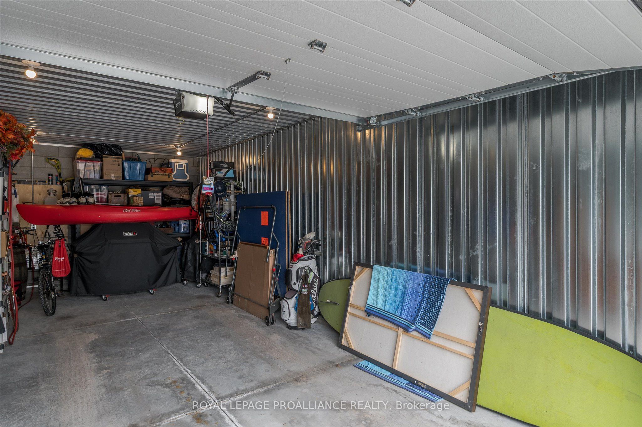 #garage #3 - 19 Hampton Lane Property Photo 3