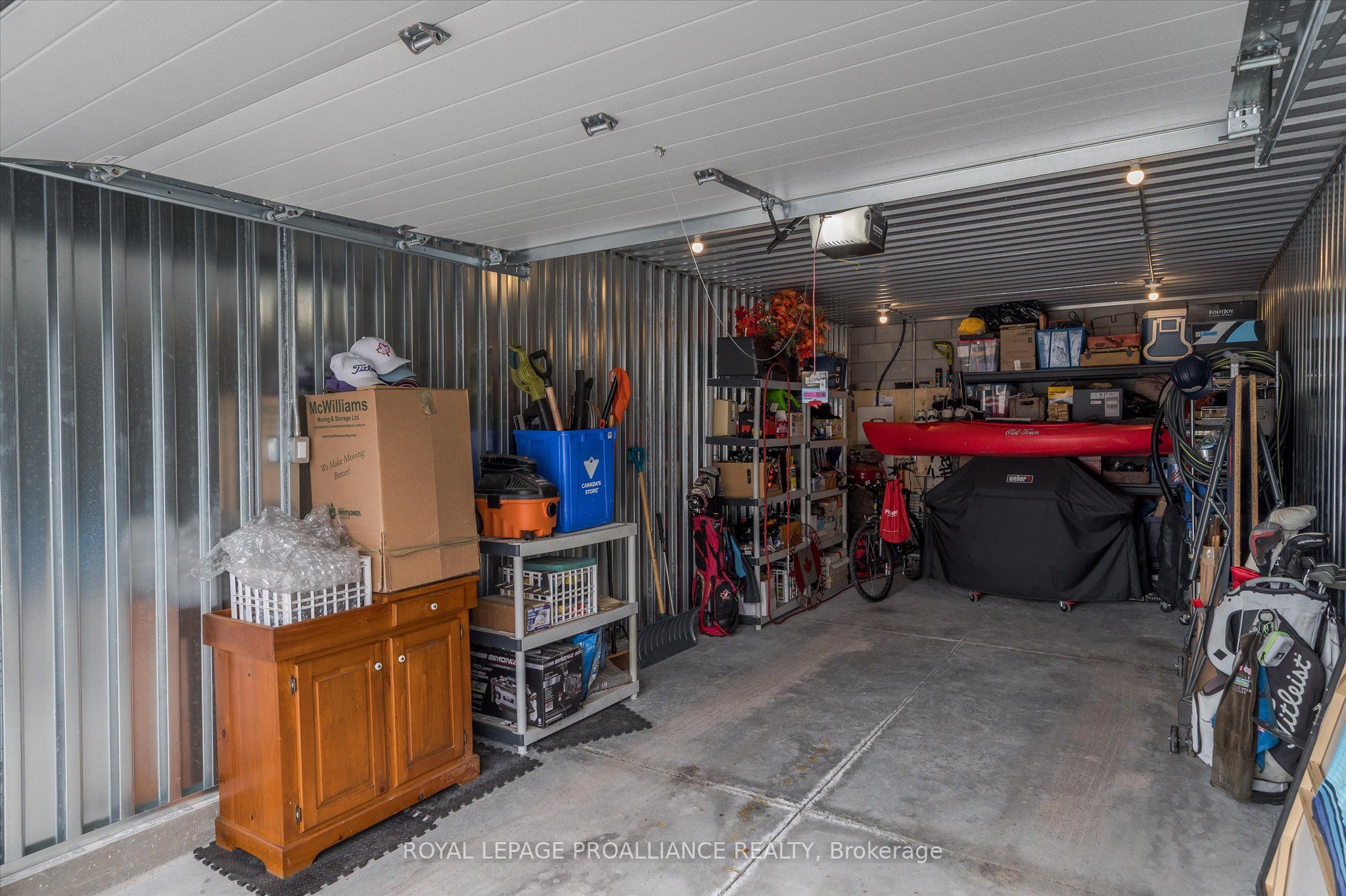 #garage #3 - 19 Hampton Lane Property Photo 4