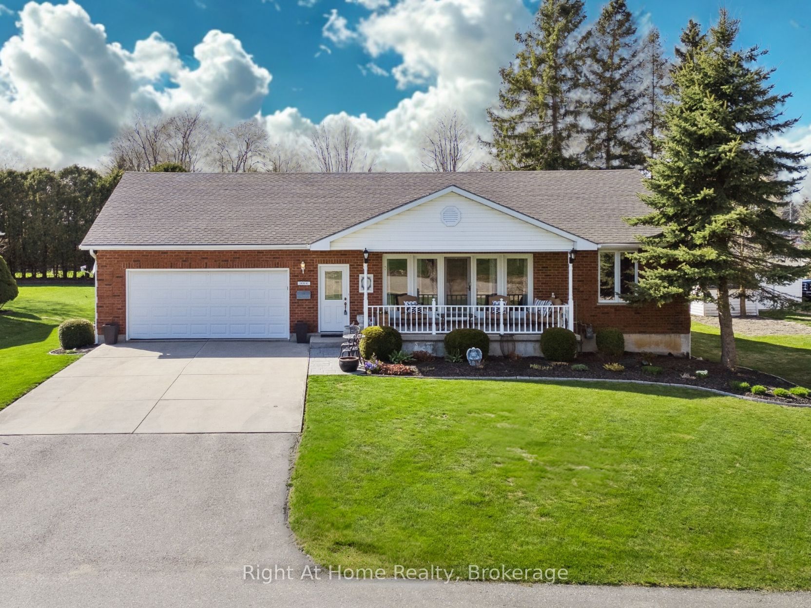 664 Maple Street Property Photo 1