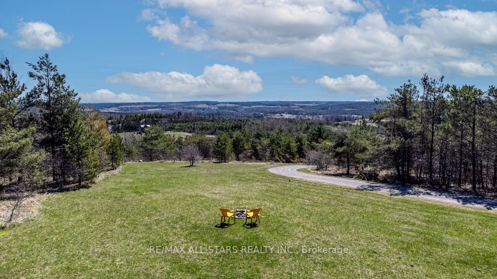 1013 Highway 7a Property Photo 5