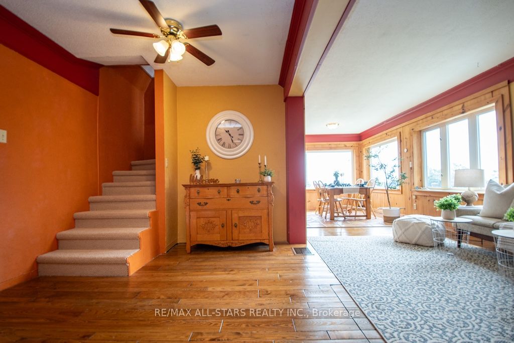 1013 Highway 7a Property Photo 10