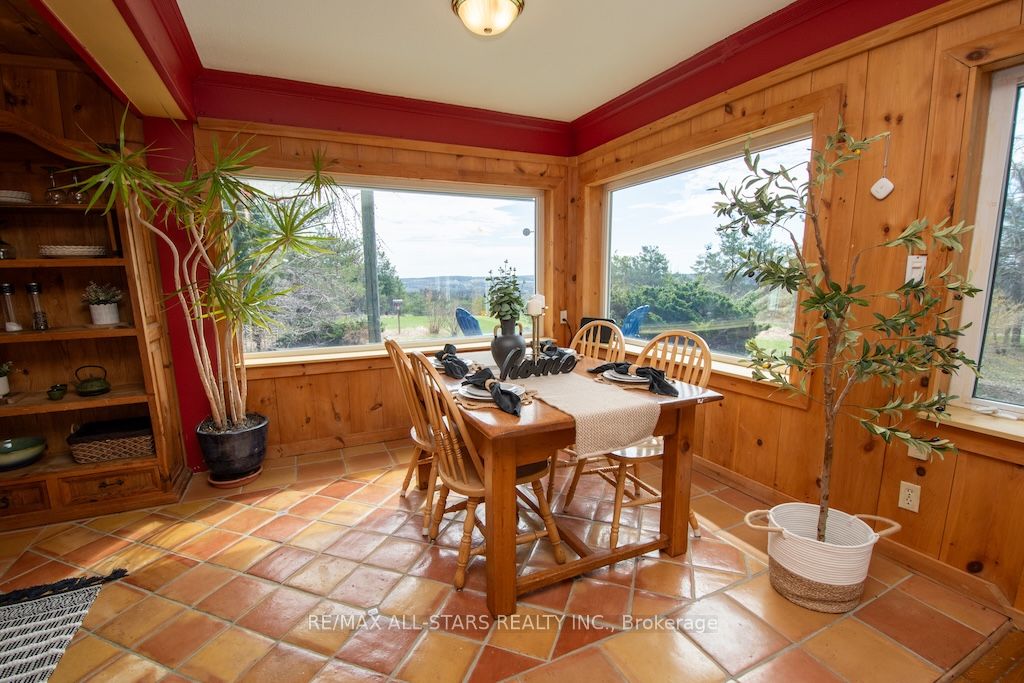 1013 Highway 7a Property Photo 12
