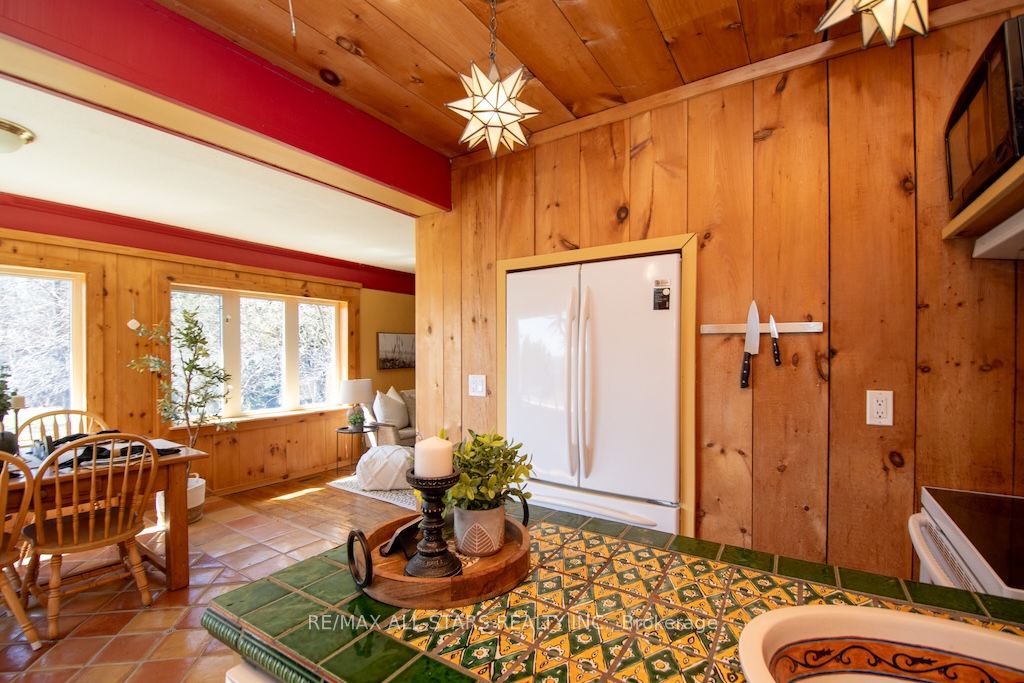 1013 Highway 7a Property Photo 15