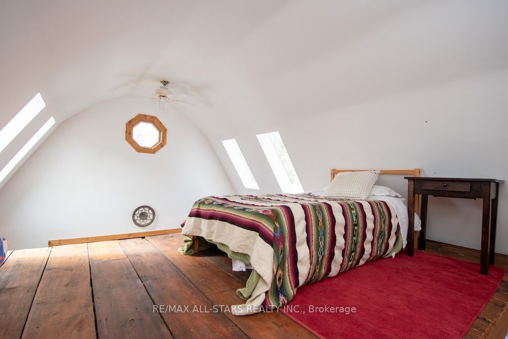 1013 Highway 7a Property Photo 18