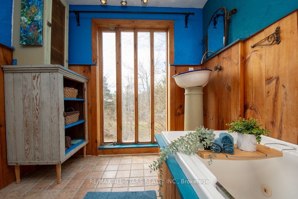 1013 Highway 7a Property Photo 24