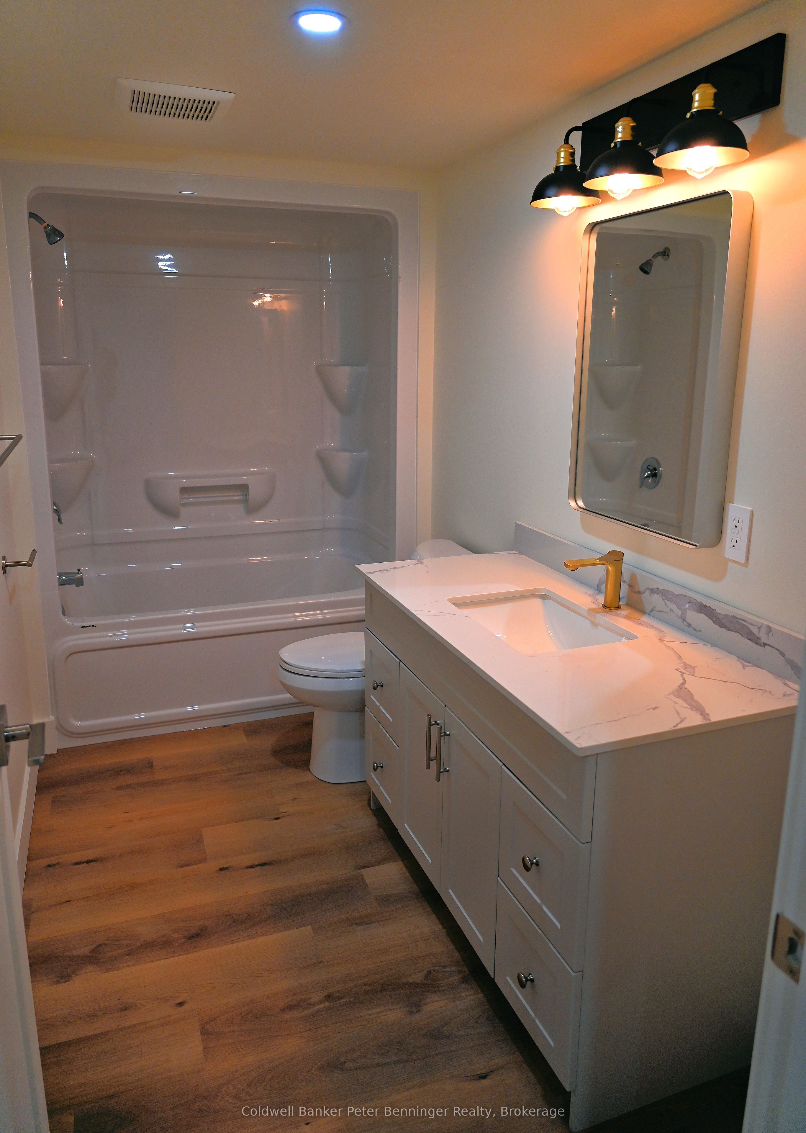 232 Railway Street Property Photo 7