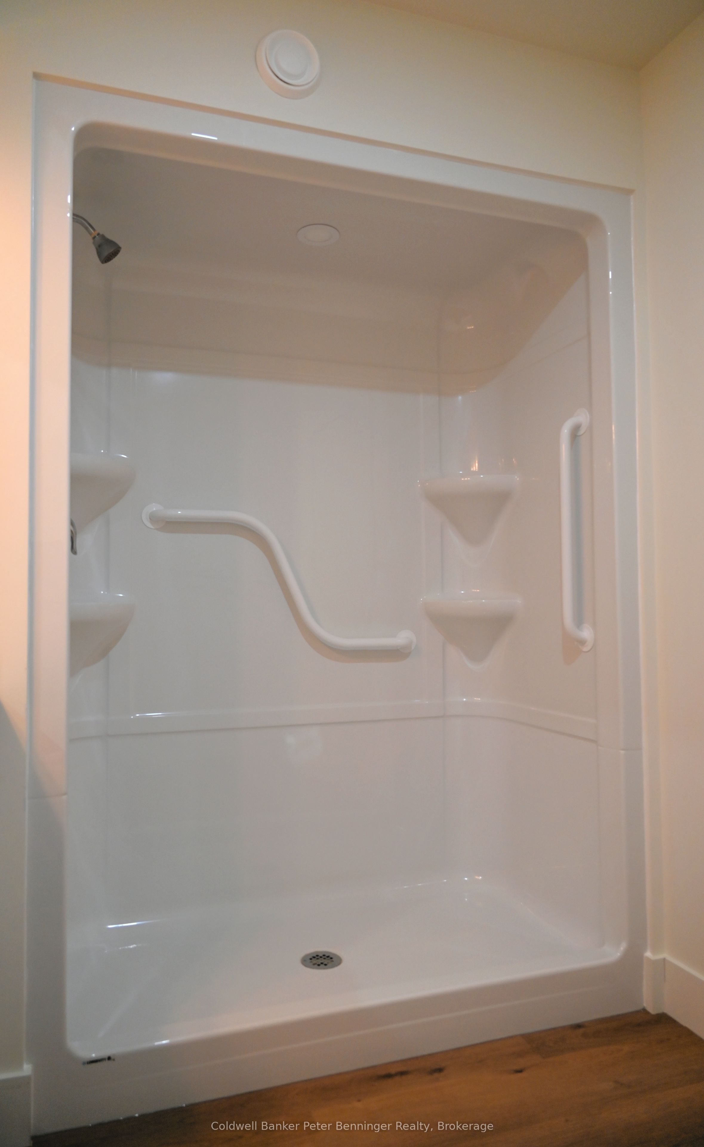 232 Railway Street Property Photo 11