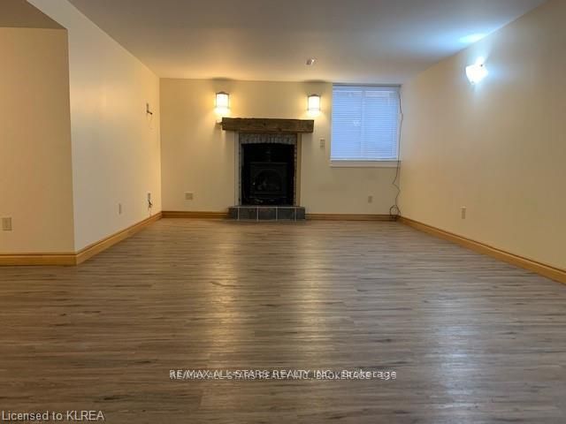 12 Parkway (lower) Avenue Property Photo 4