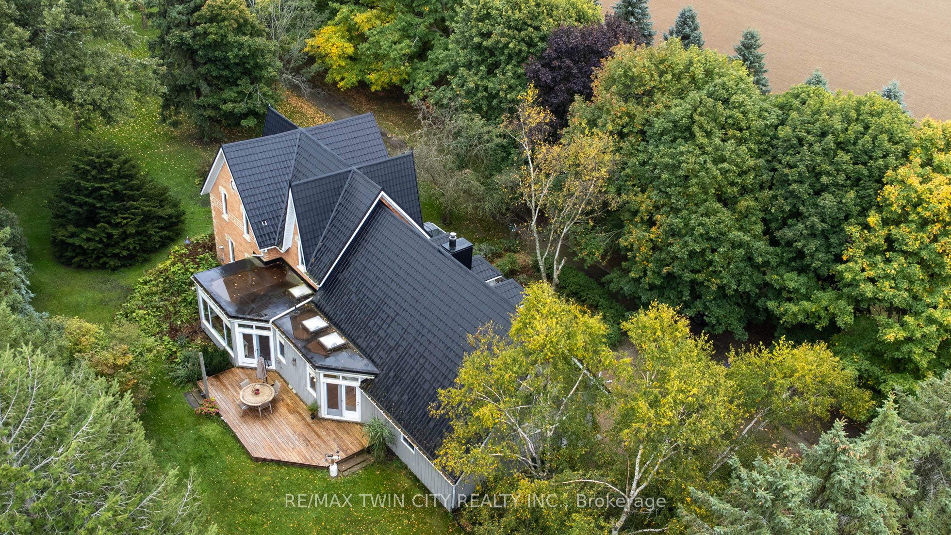 478278 3 Line Property Photo