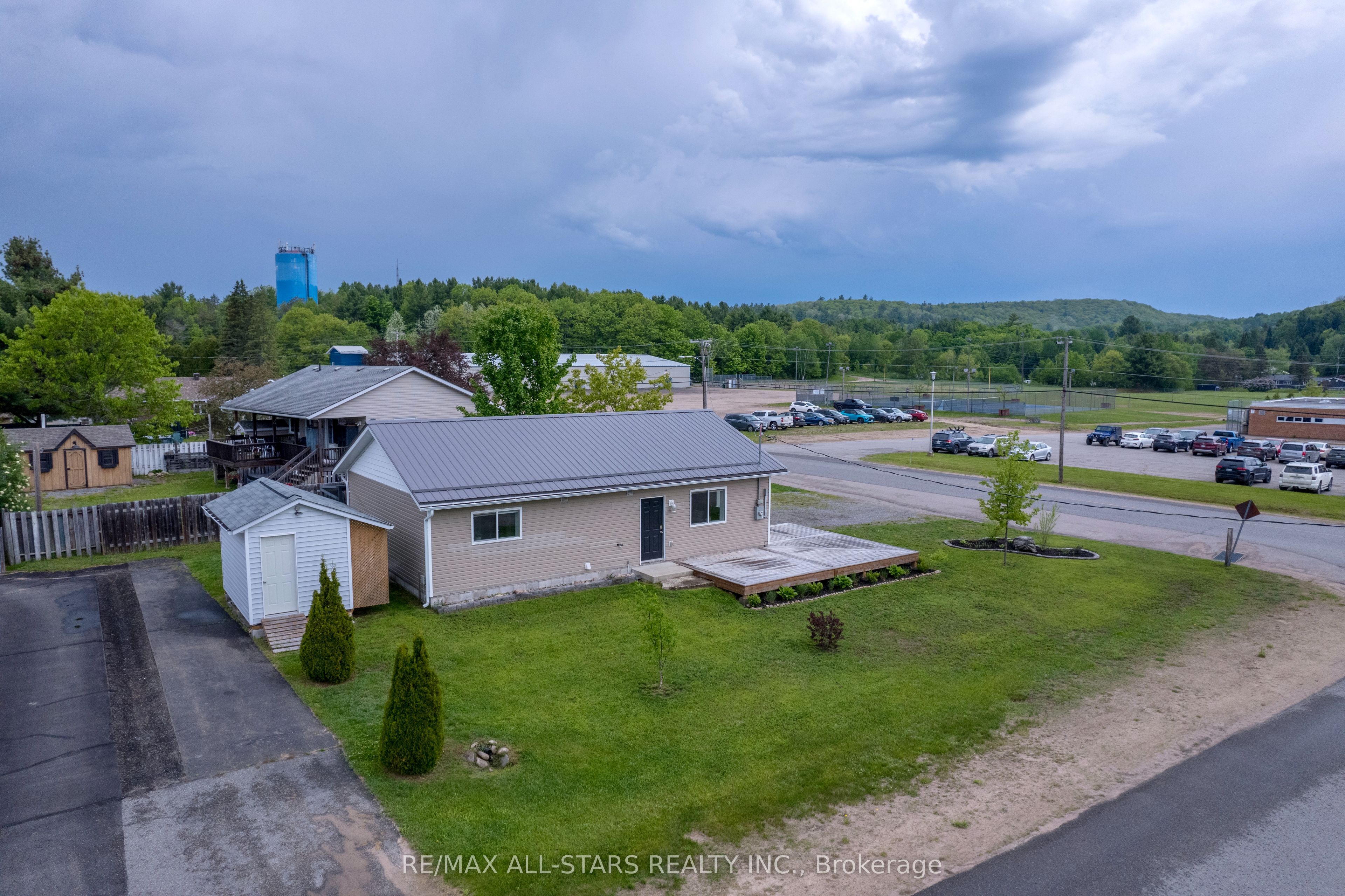 132 Newkirk Boulevard Property Photo 3