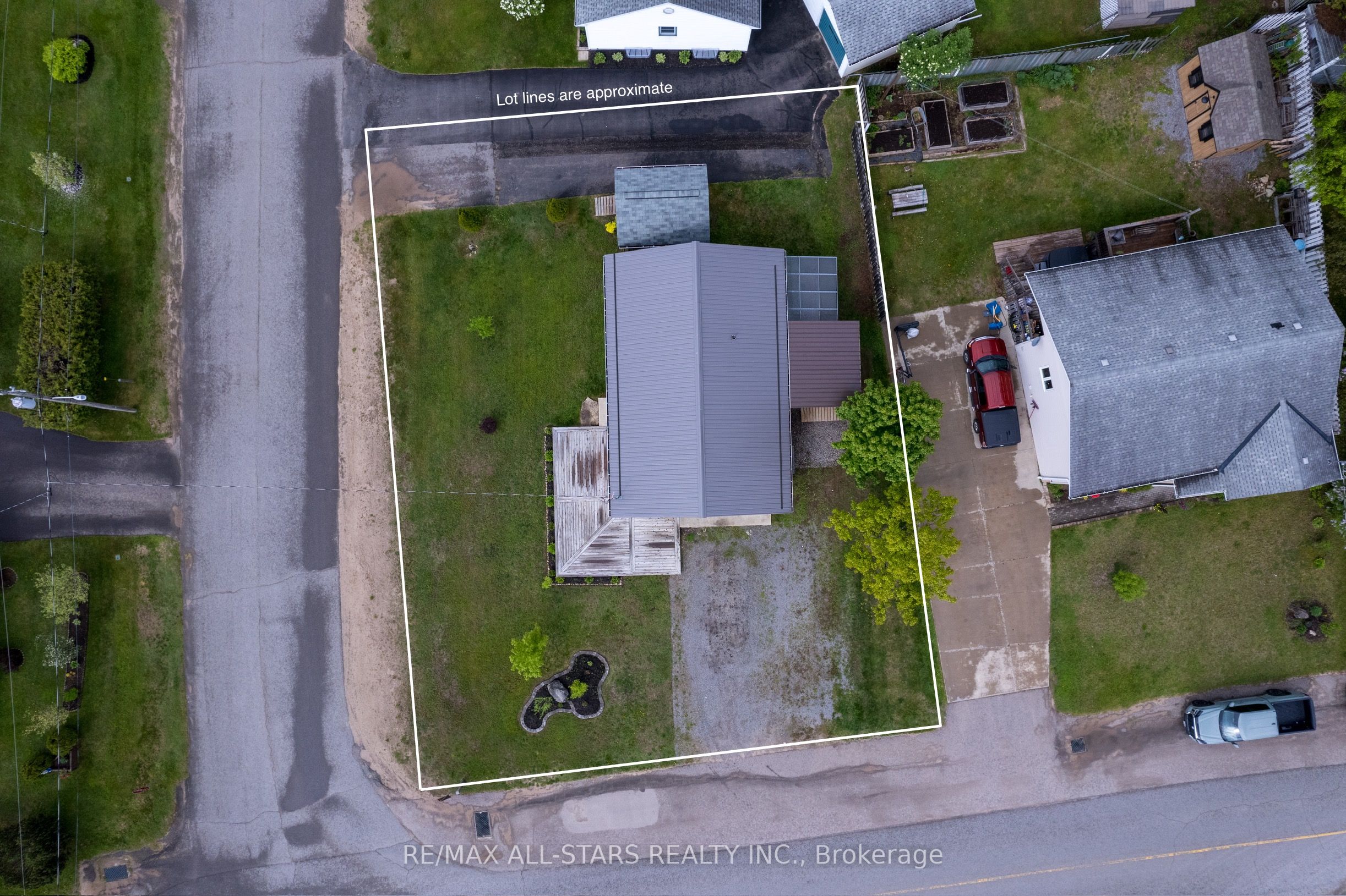 132 Newkirk Boulevard Property Photo 4