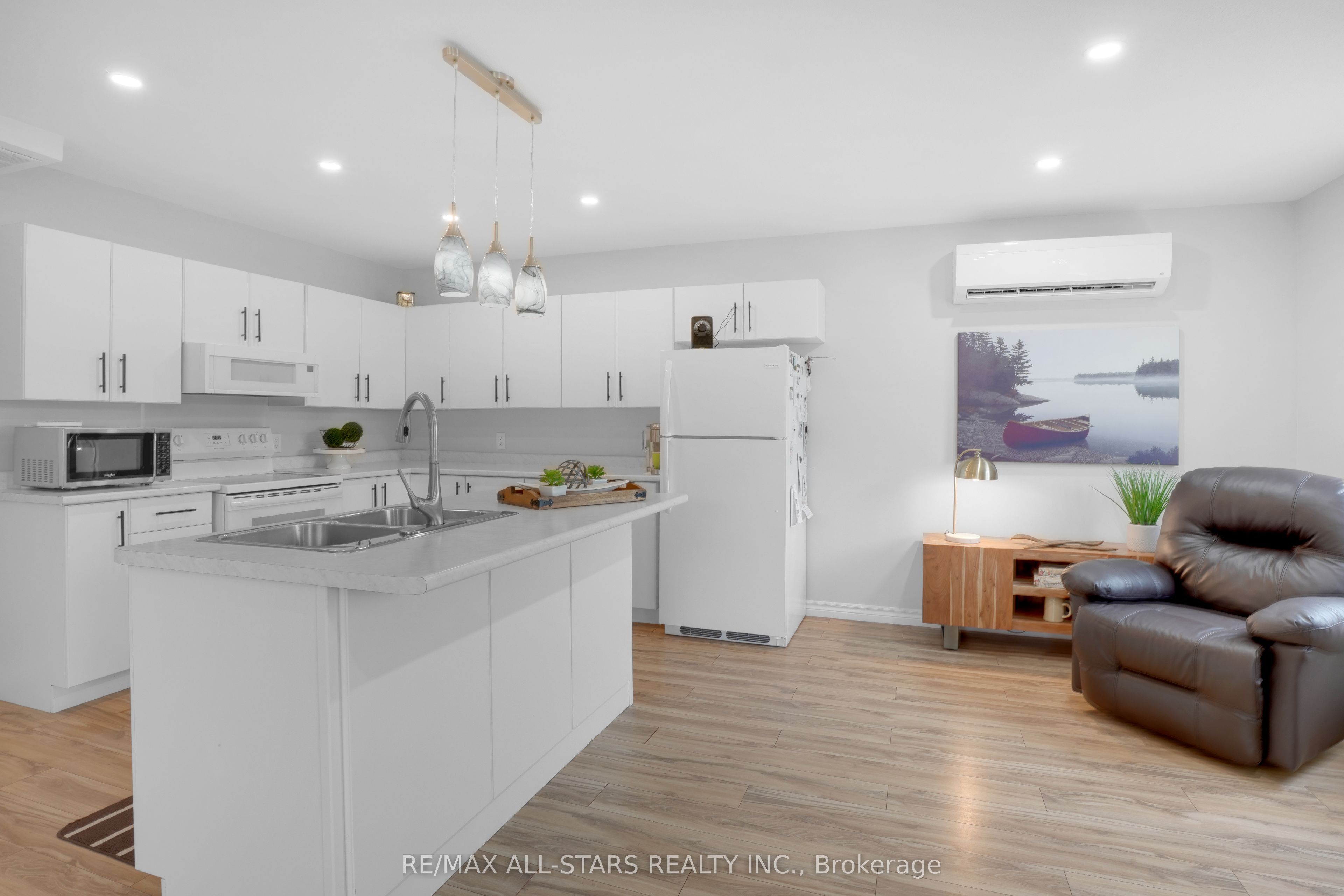 132 Newkirk Boulevard Property Photo 6