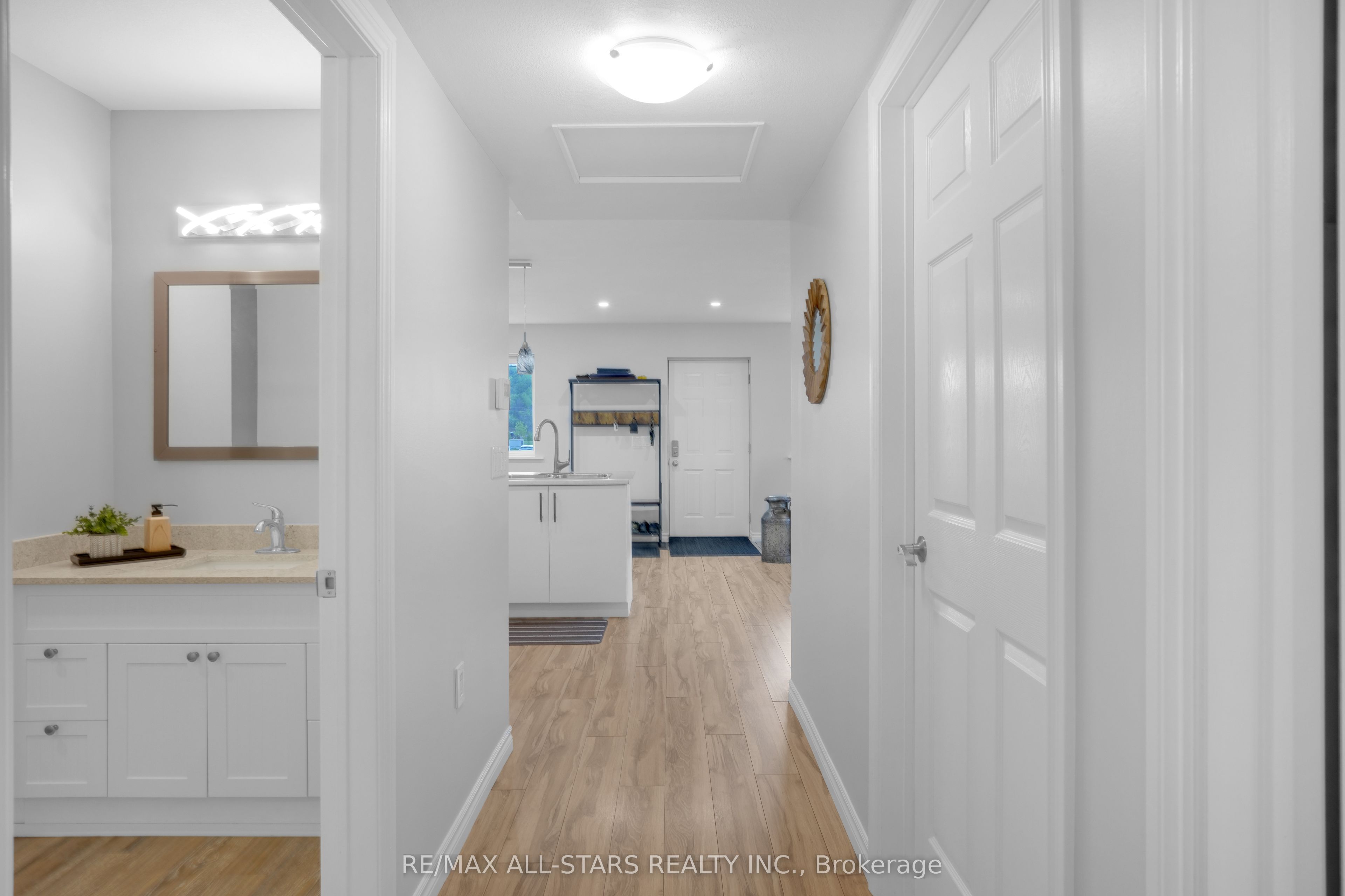 132 Newkirk Boulevard Property Photo 8