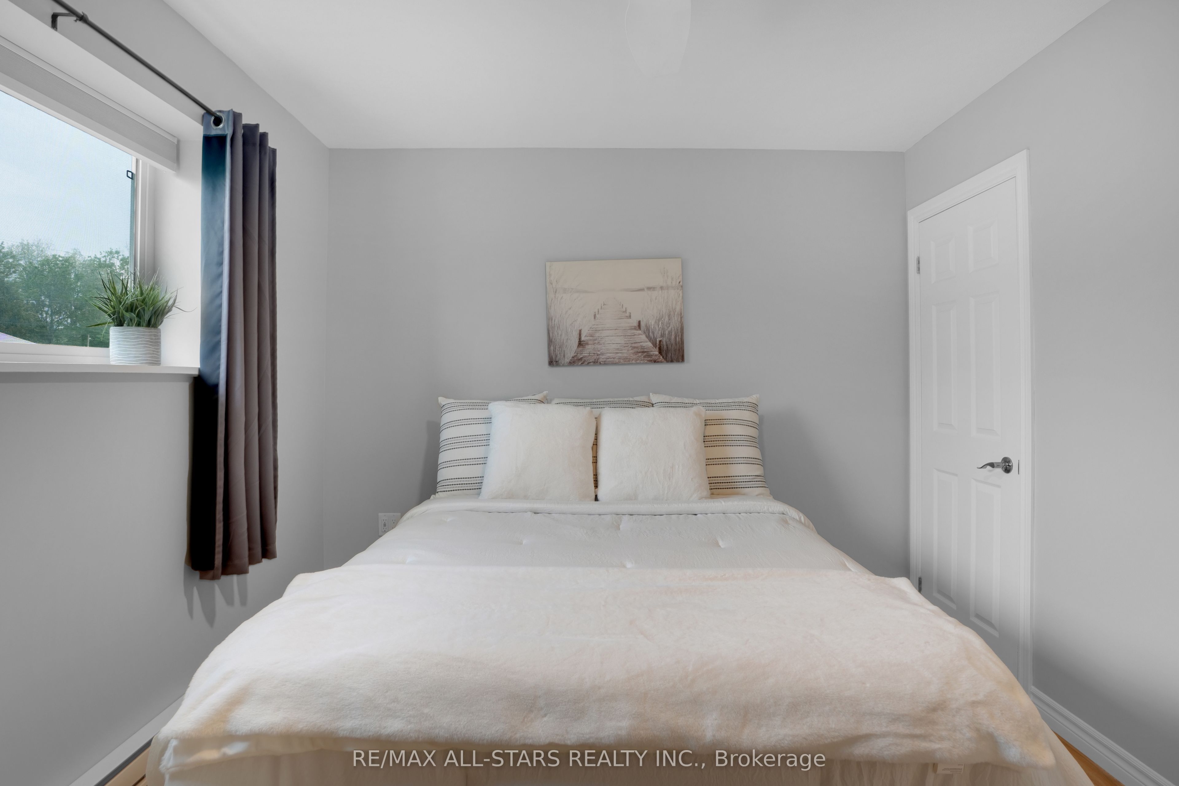 132 Newkirk Boulevard Property Photo 10
