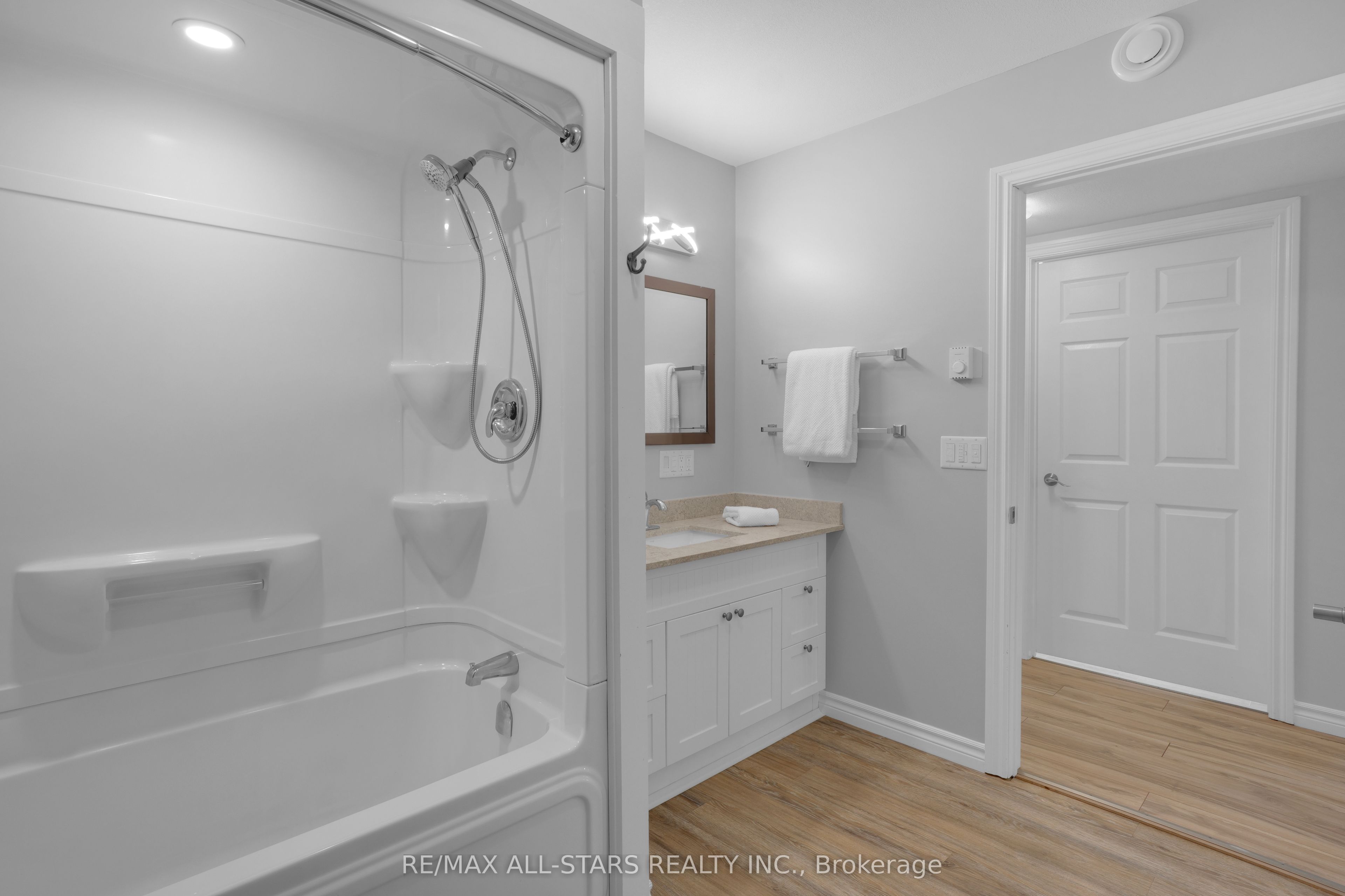 132 Newkirk Boulevard Property Photo 12