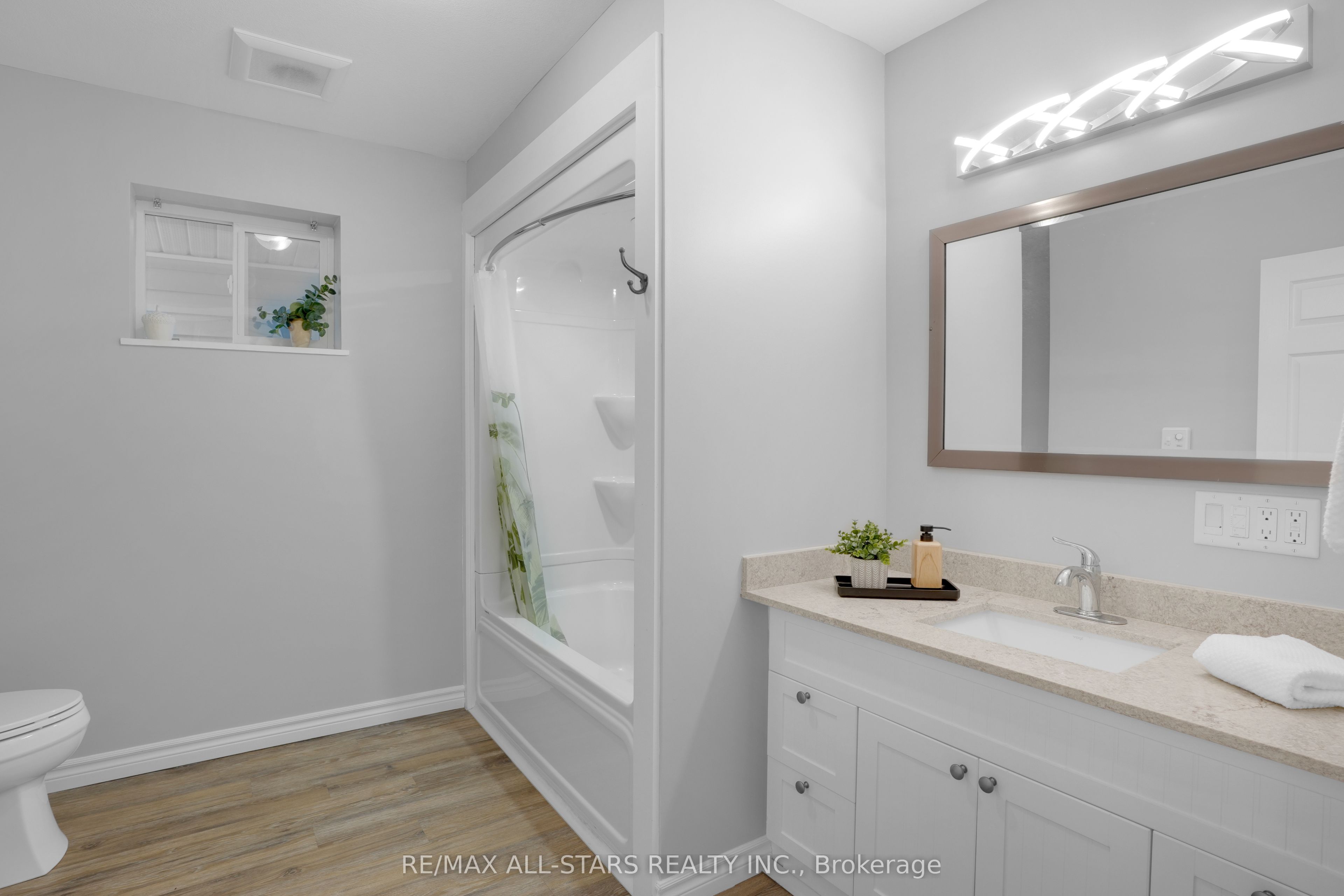 132 Newkirk Boulevard Property Photo 13