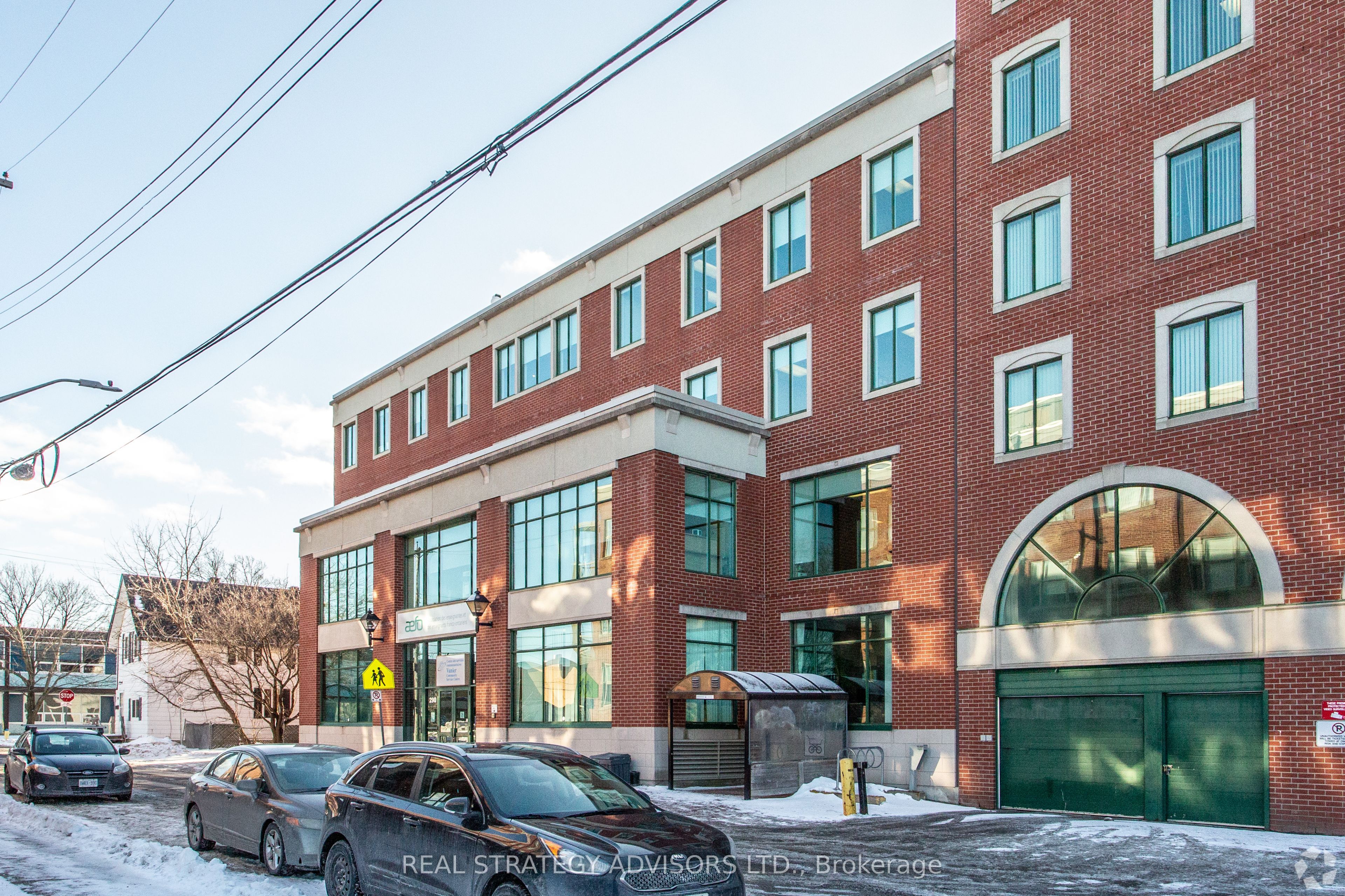 #300 & 400 - 290 Dupuis Street