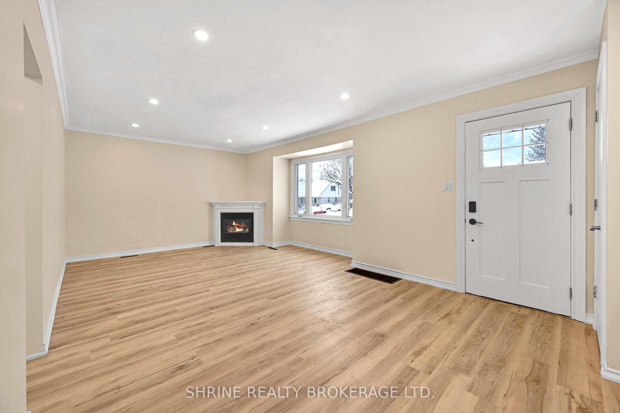 372 Flanders Row E Property Photo 8