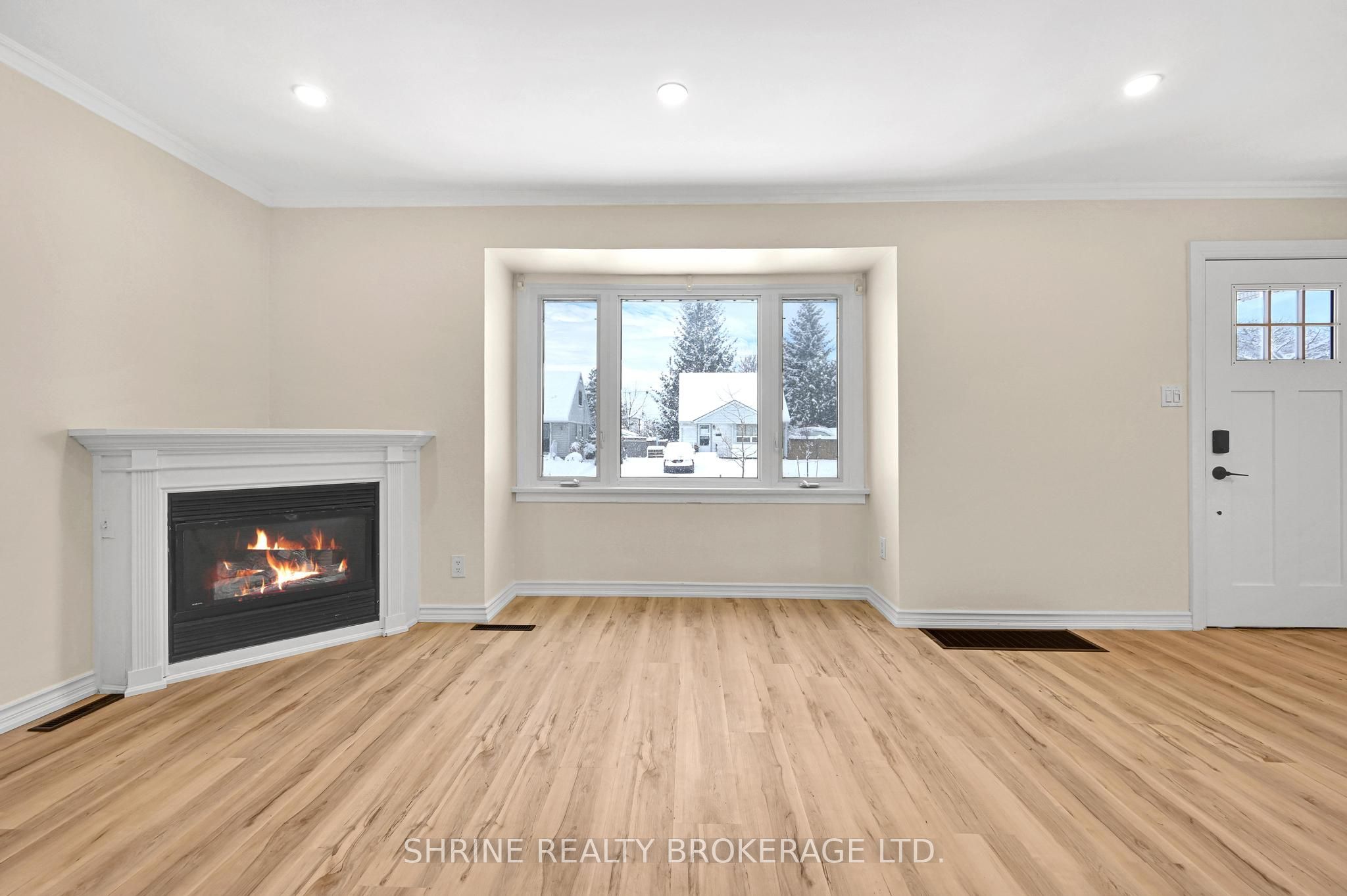 372 Flanders Row E Property Photo 11