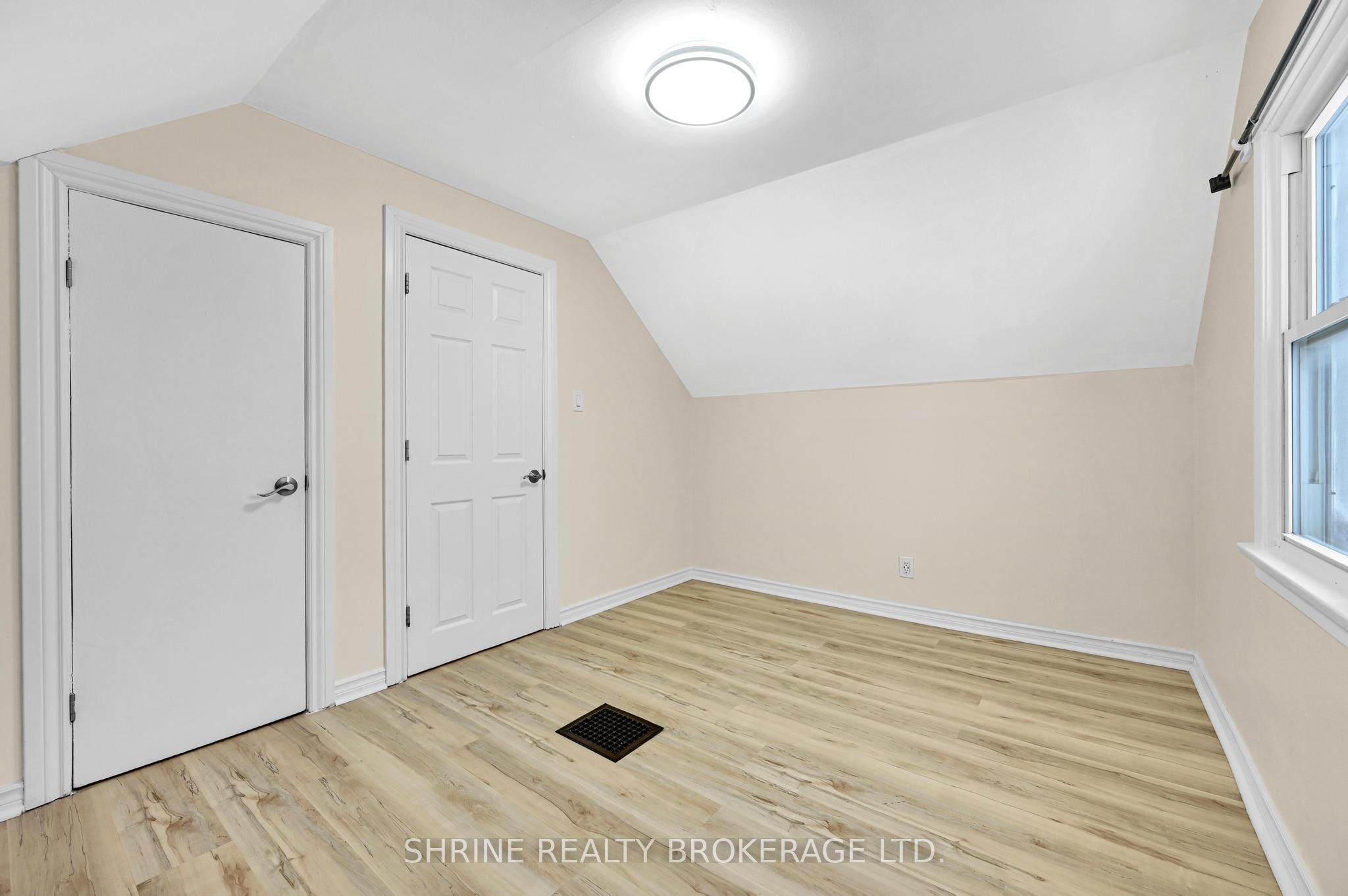 372 Flanders Row E Property Photo 28