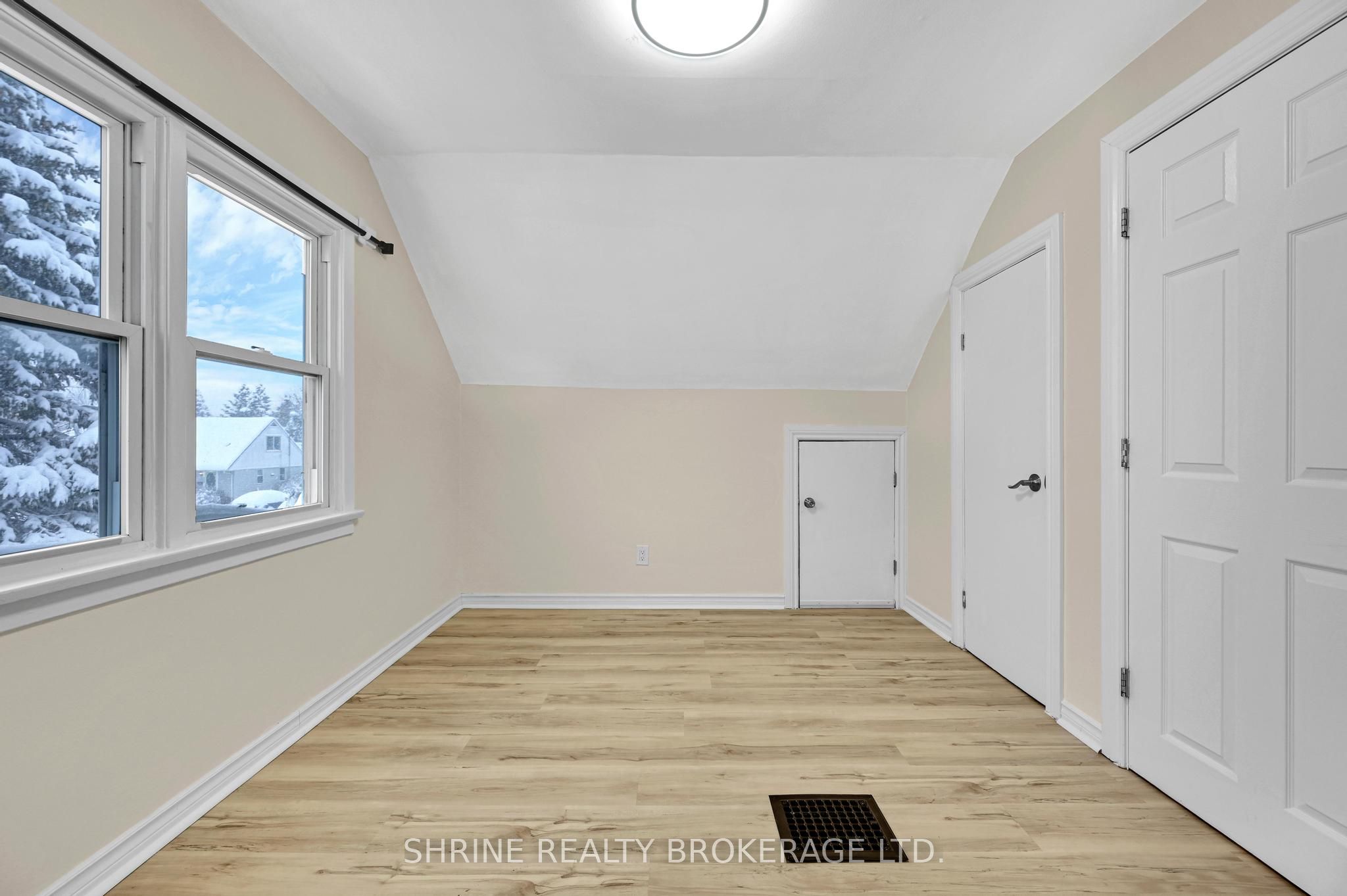 372 Flanders Row E Property Photo 29