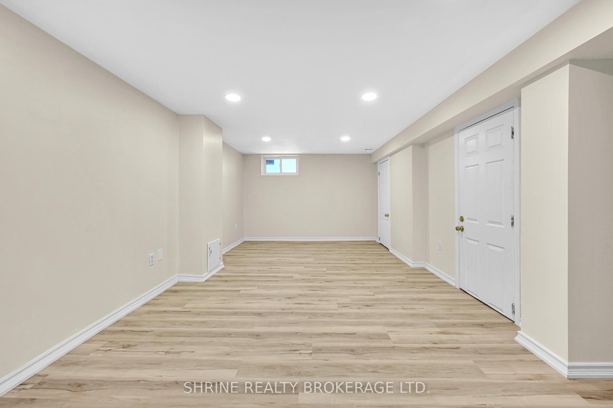 372 Flanders Row E Property Photo 35