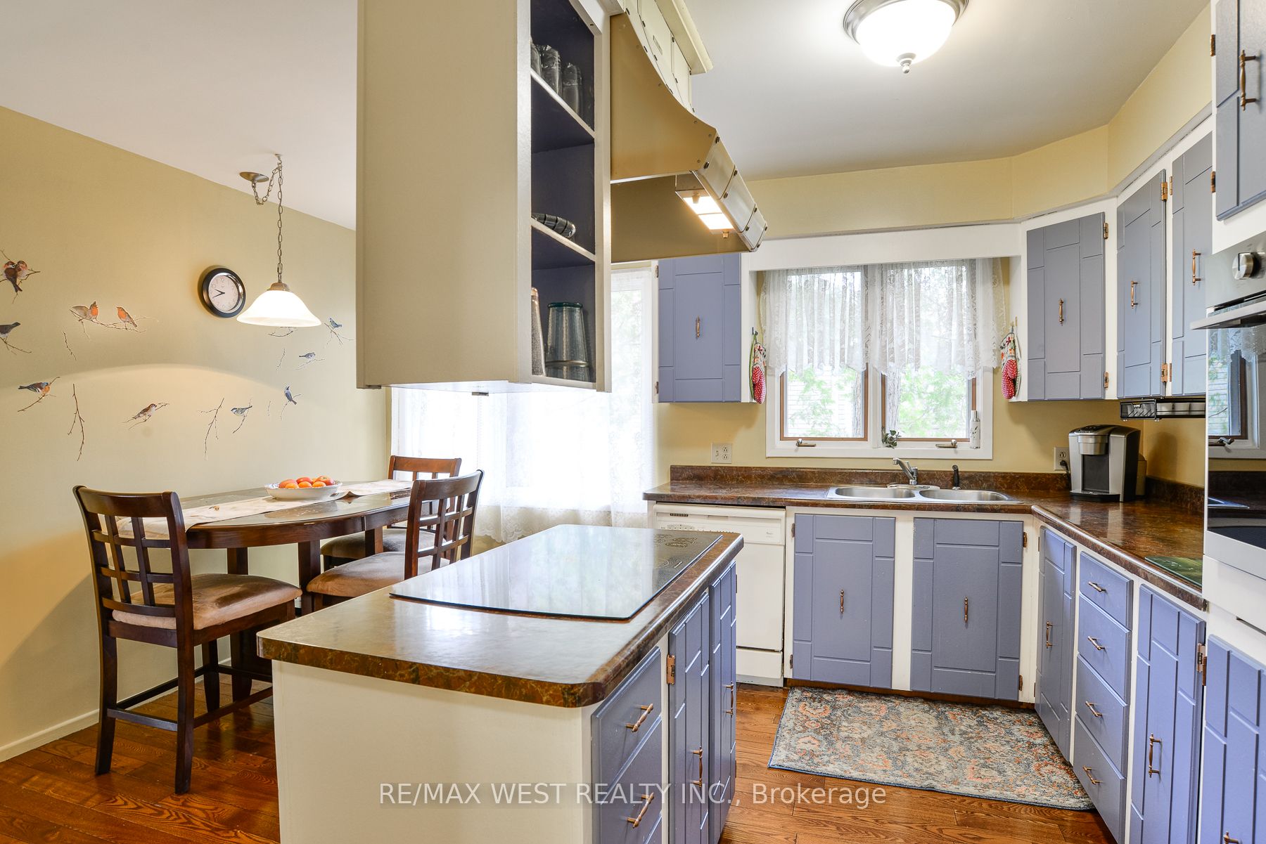640 David Street Property Photo 5