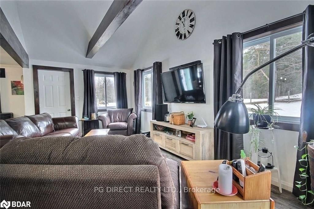 667 Yearley Road Property Photo 4