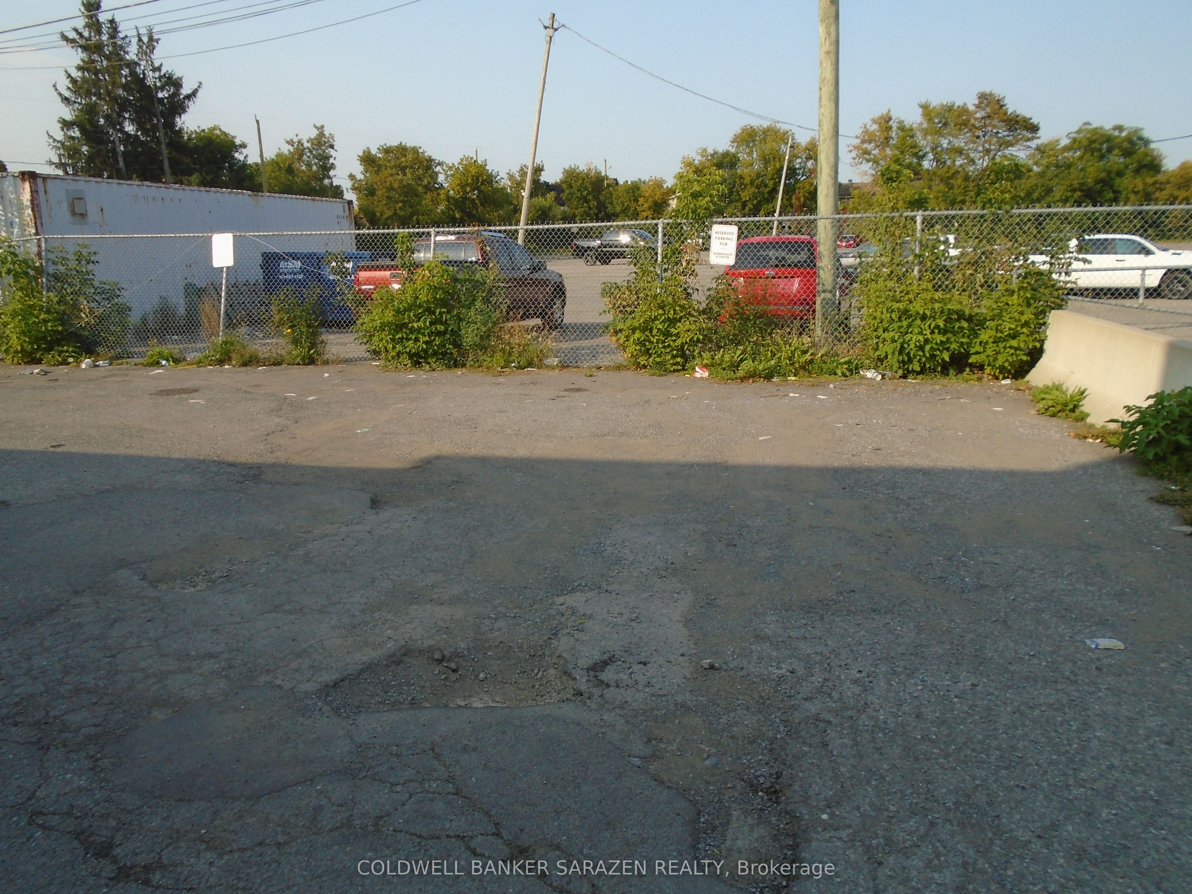 912 St Laurent Boulevard Property Photo 3