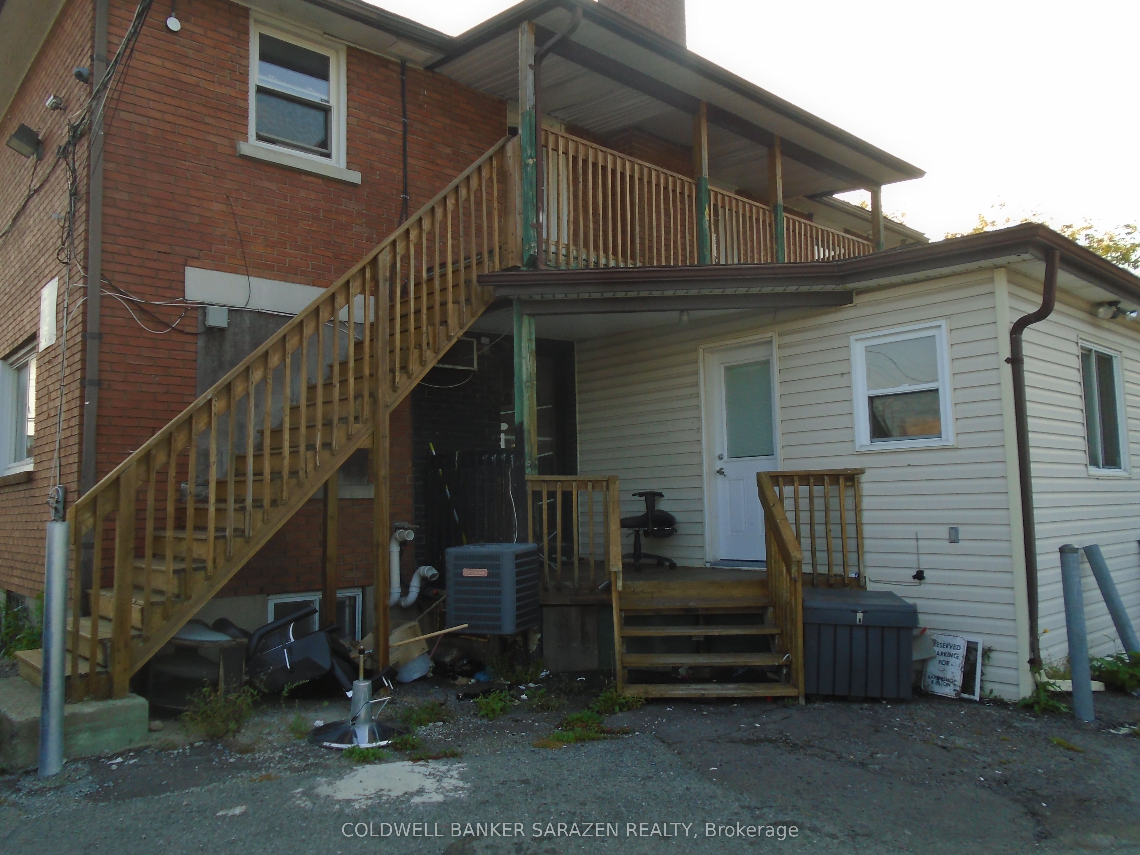 912 St Laurent Boulevard Property Photo 5