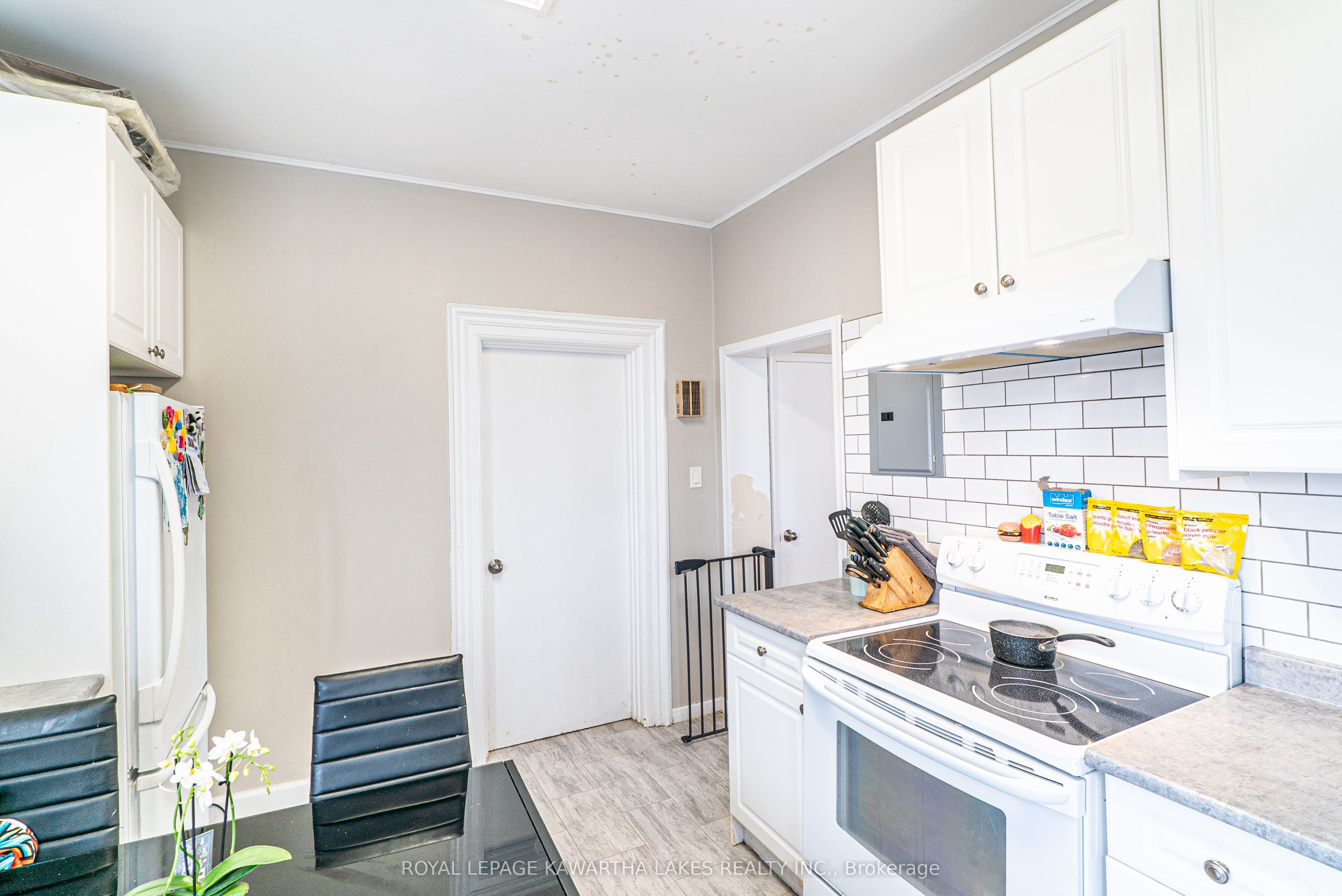 6 Glenelg Street W Property Photo 18
