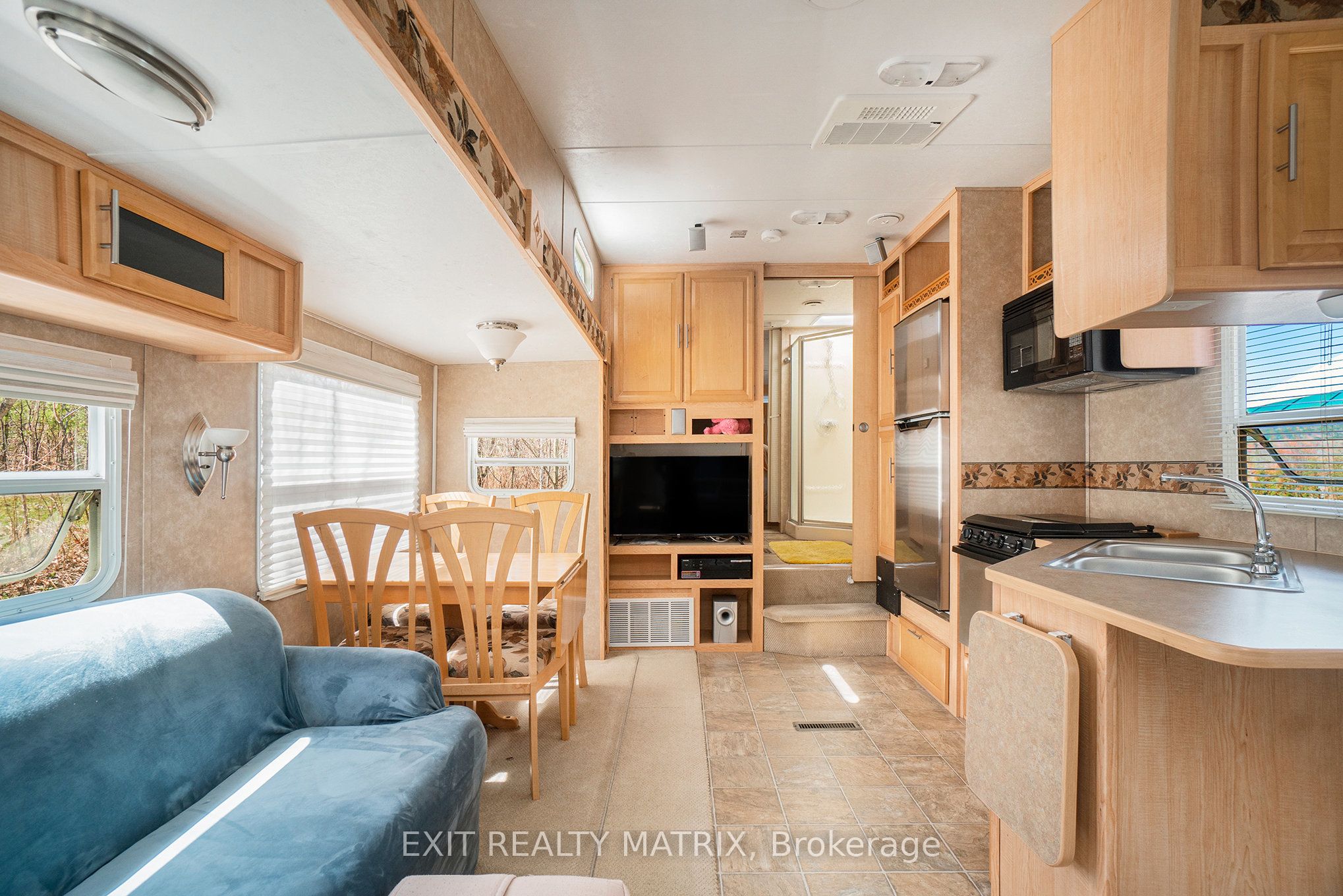 1100 La Source Road Property Photo 4