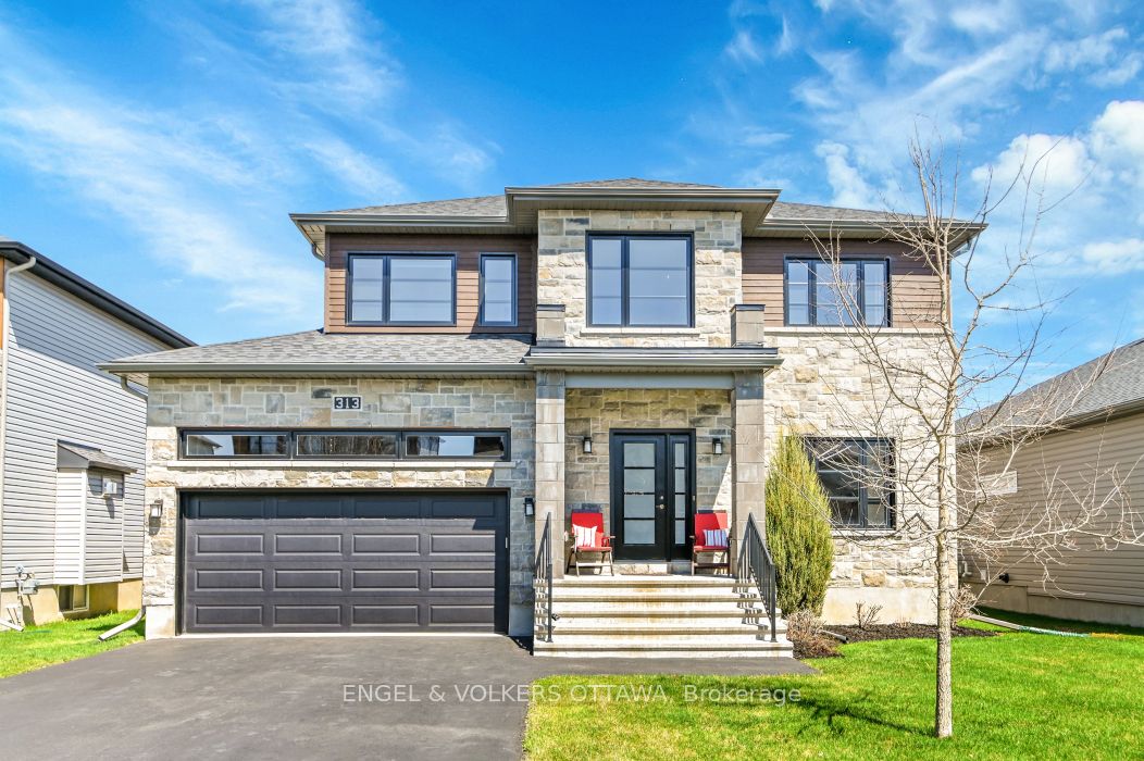 313 St Tropez Street Property Photo