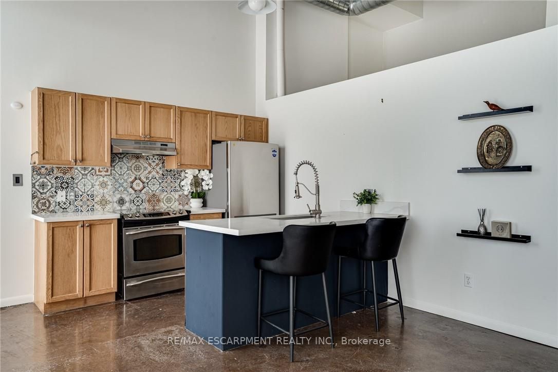 11 Rebecca Street 401 Property Photo 15